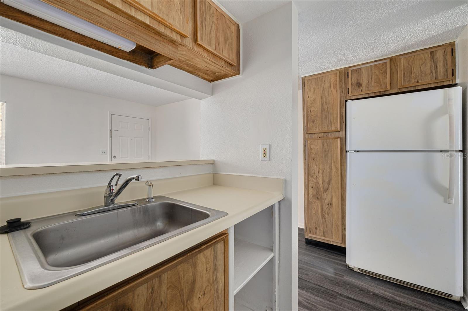 TB8413917 Property Photo