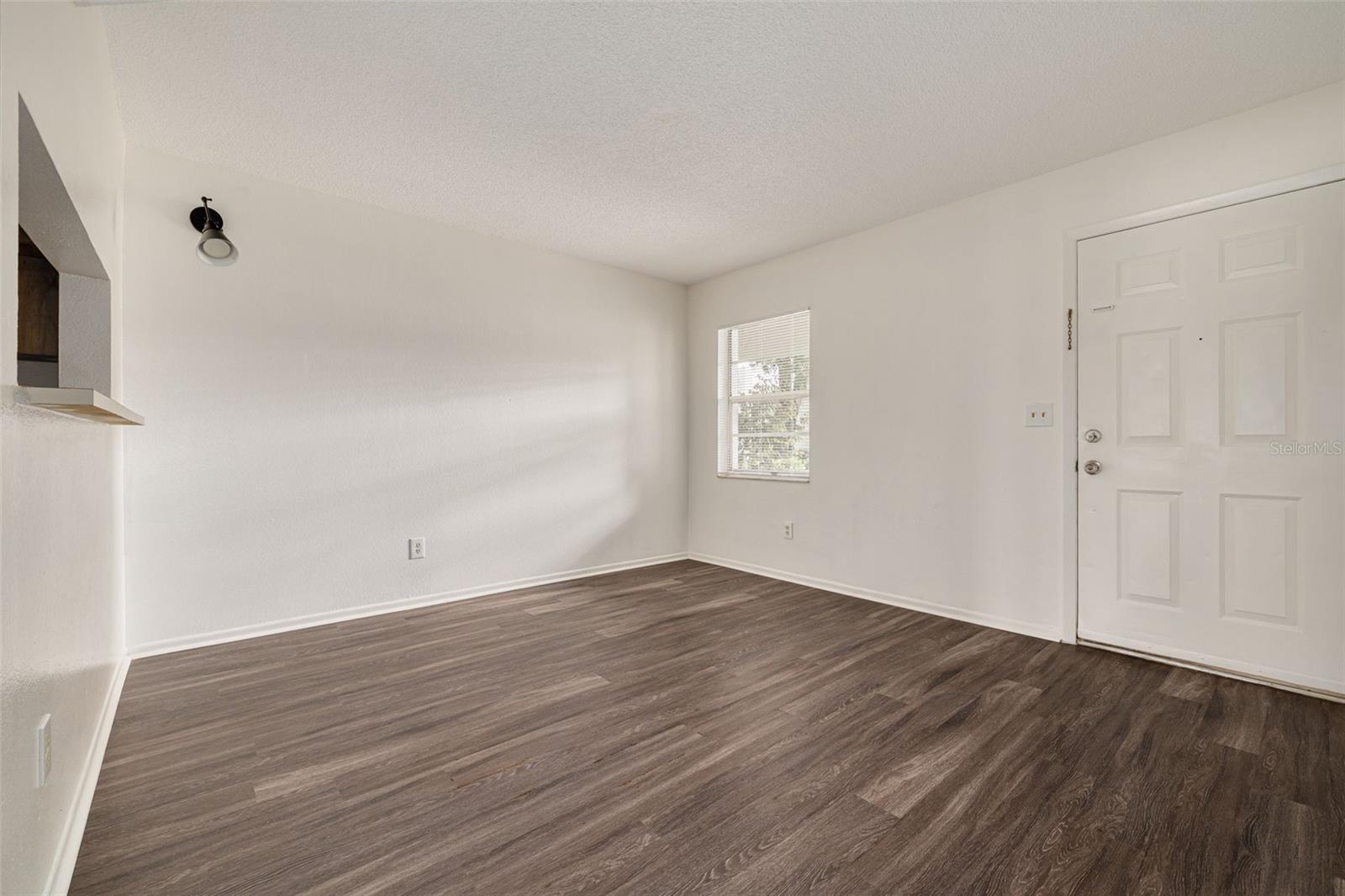 TB8413917 Property Photo