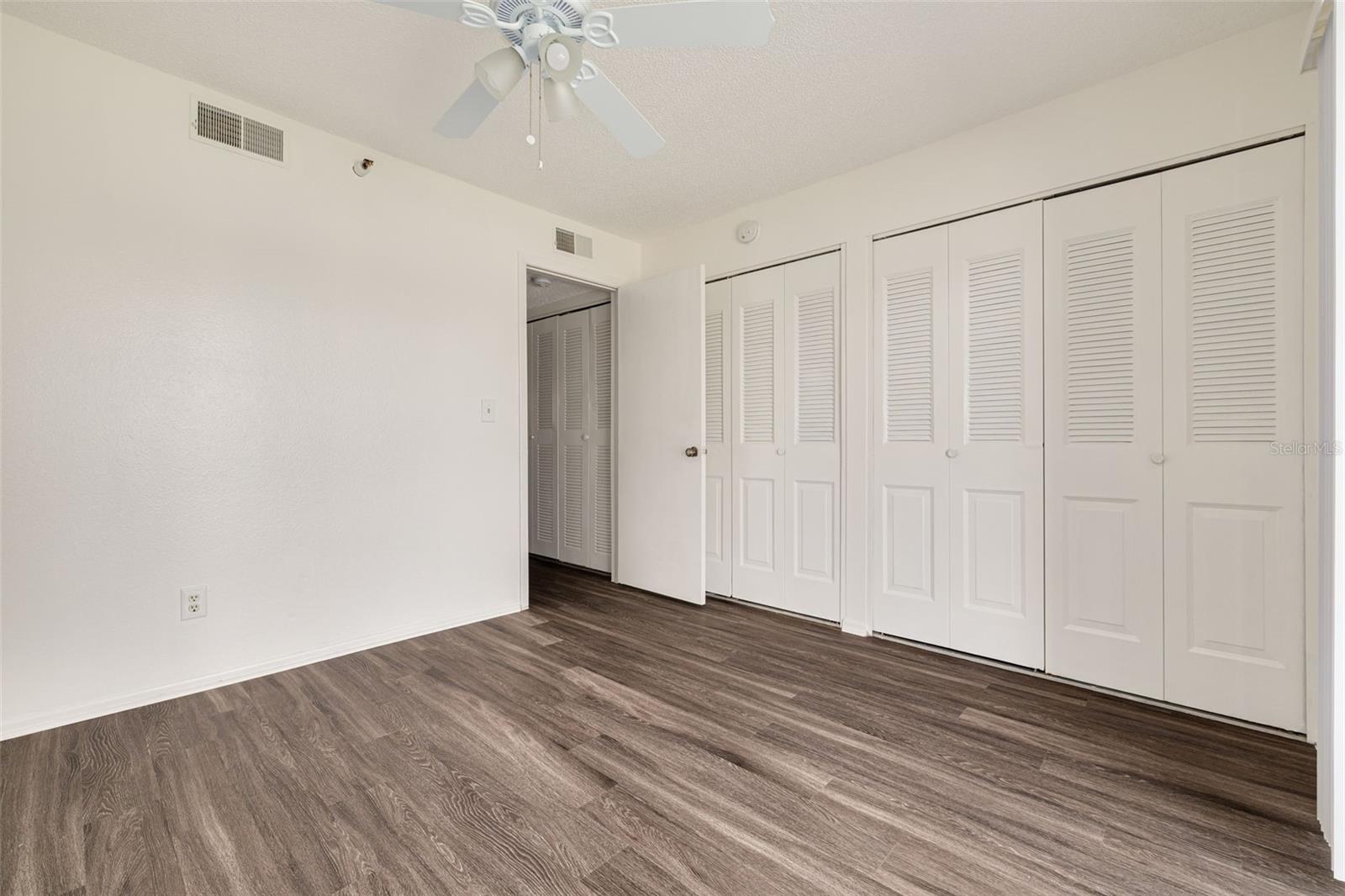 TB8413917 Property Photo