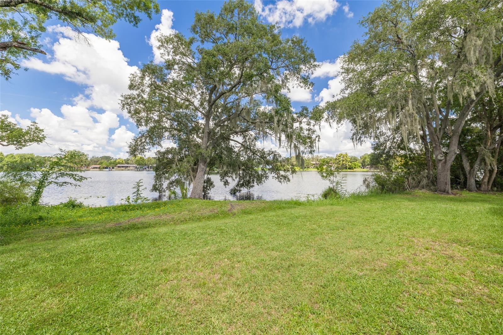 TB8413917 Property Photo