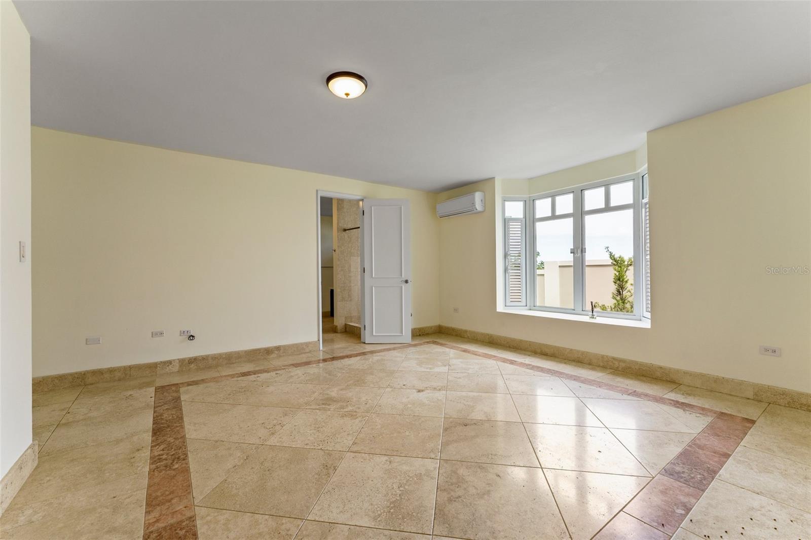 PR9115273 Property Photo