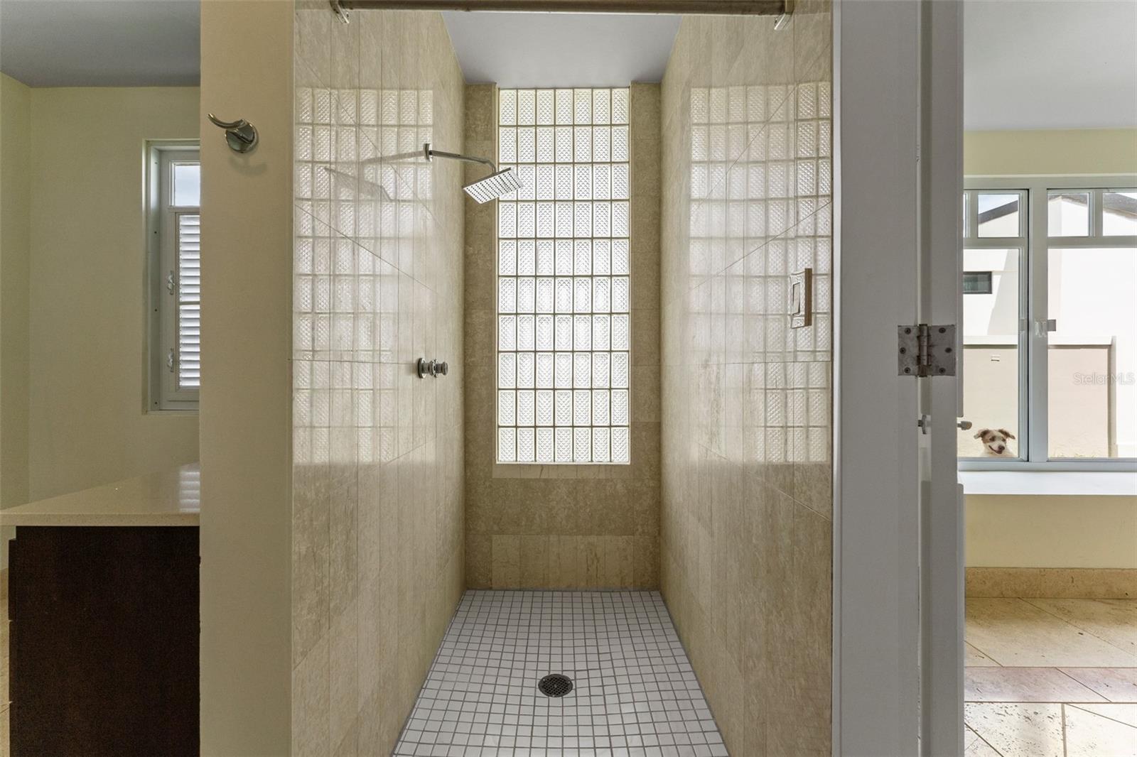 PR9115273 Property Photo