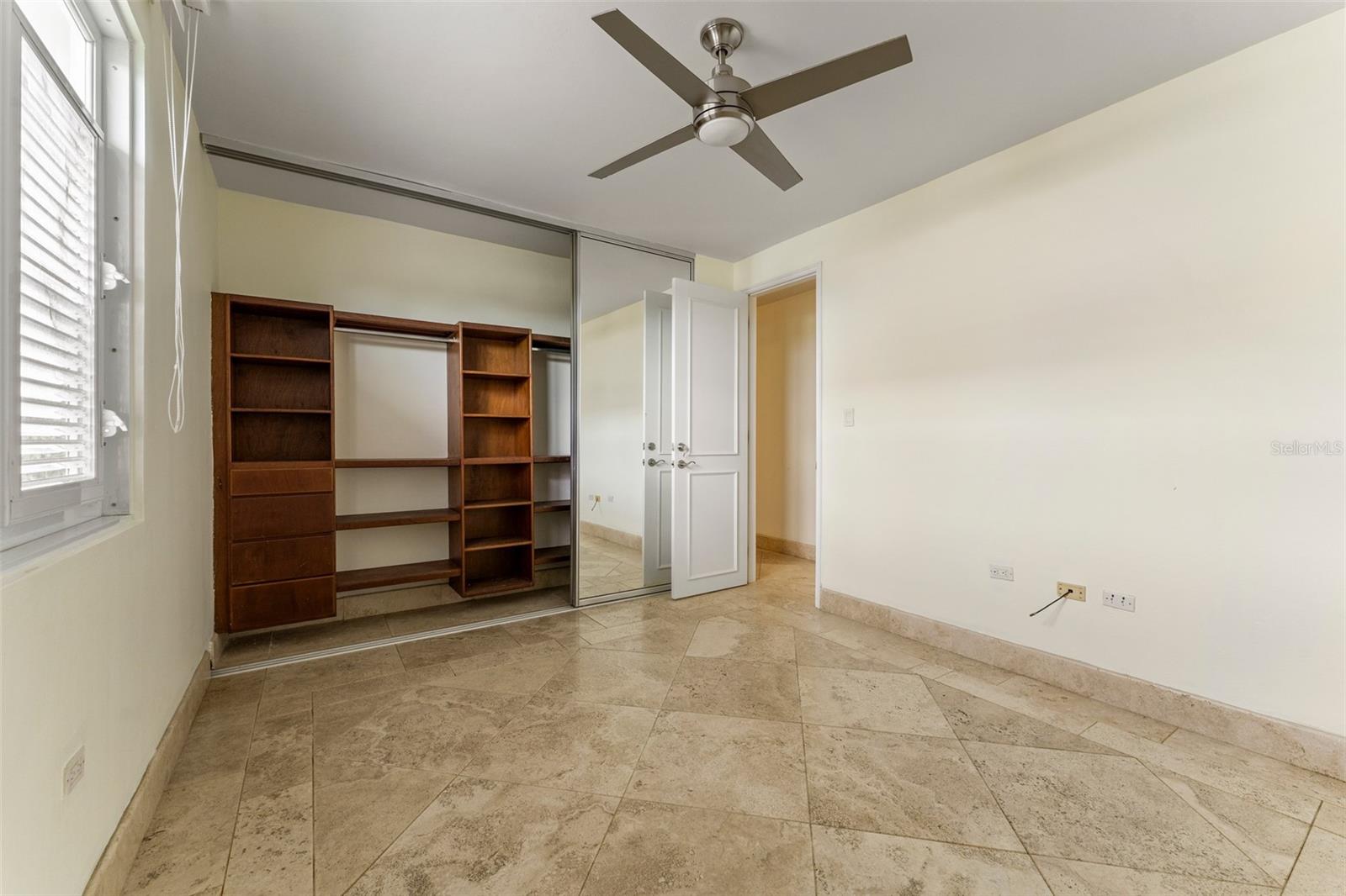 PR9115273 Property Photo