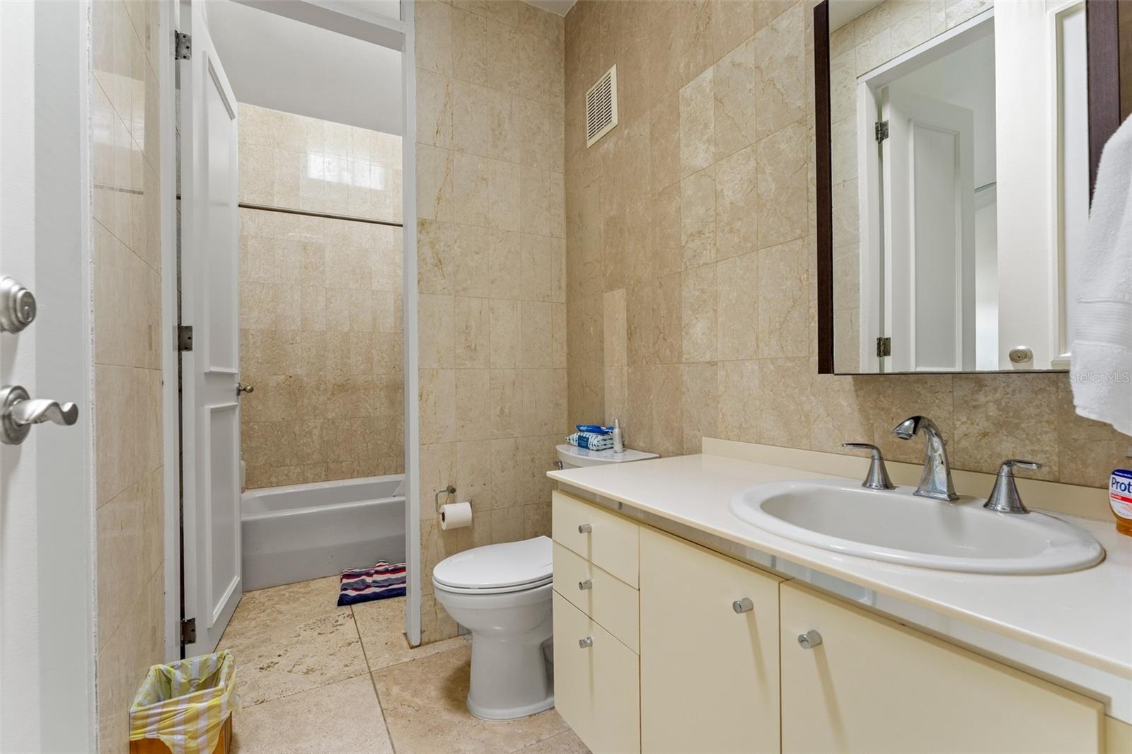 PR9115273 Property Photo