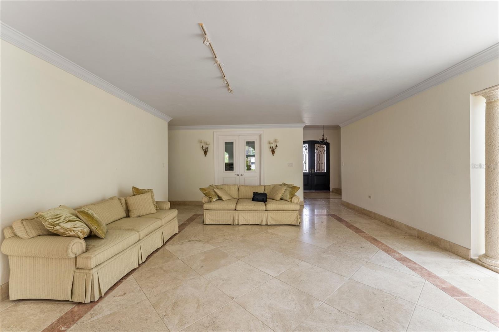 PR9115273 Property Photo