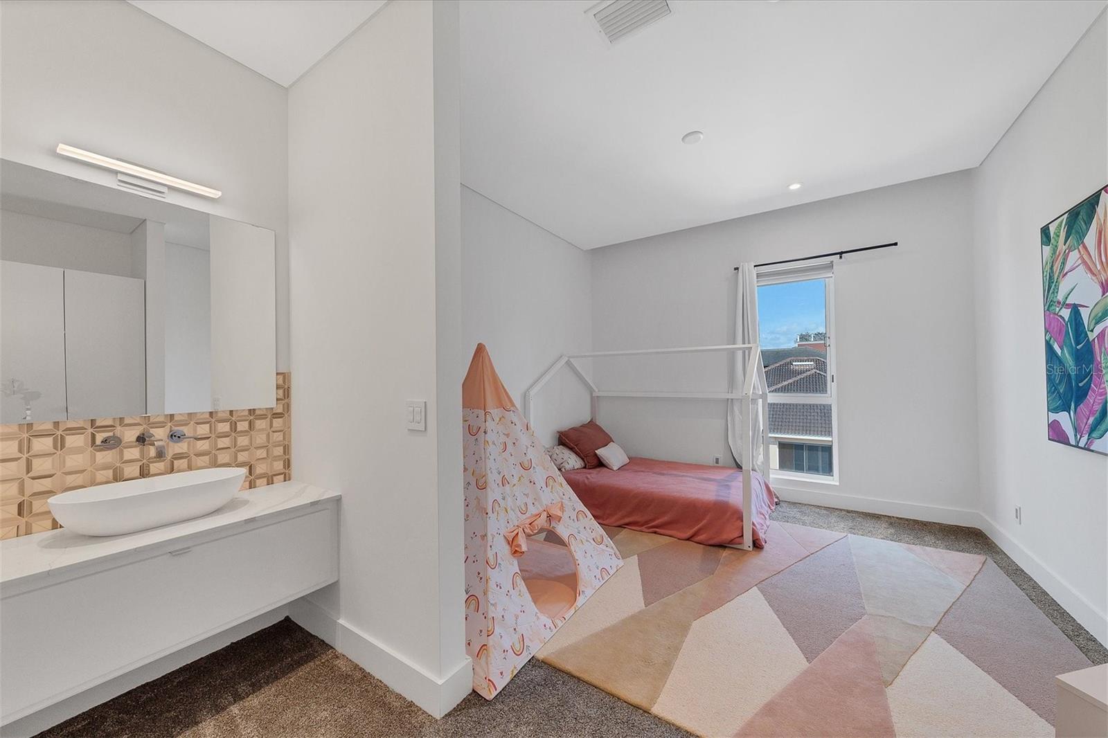 A4660993 Property Photo