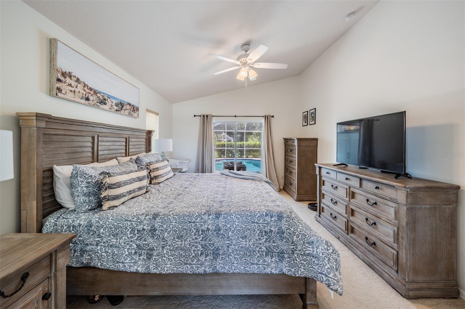 Master Bedroom, ceiling light and fan.
