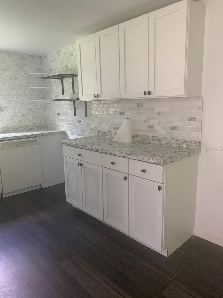 W7877891 Property Photo