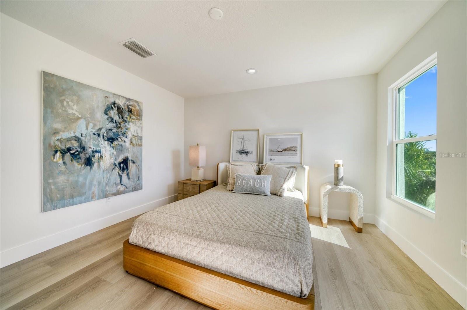 TB8414077 Property Photo