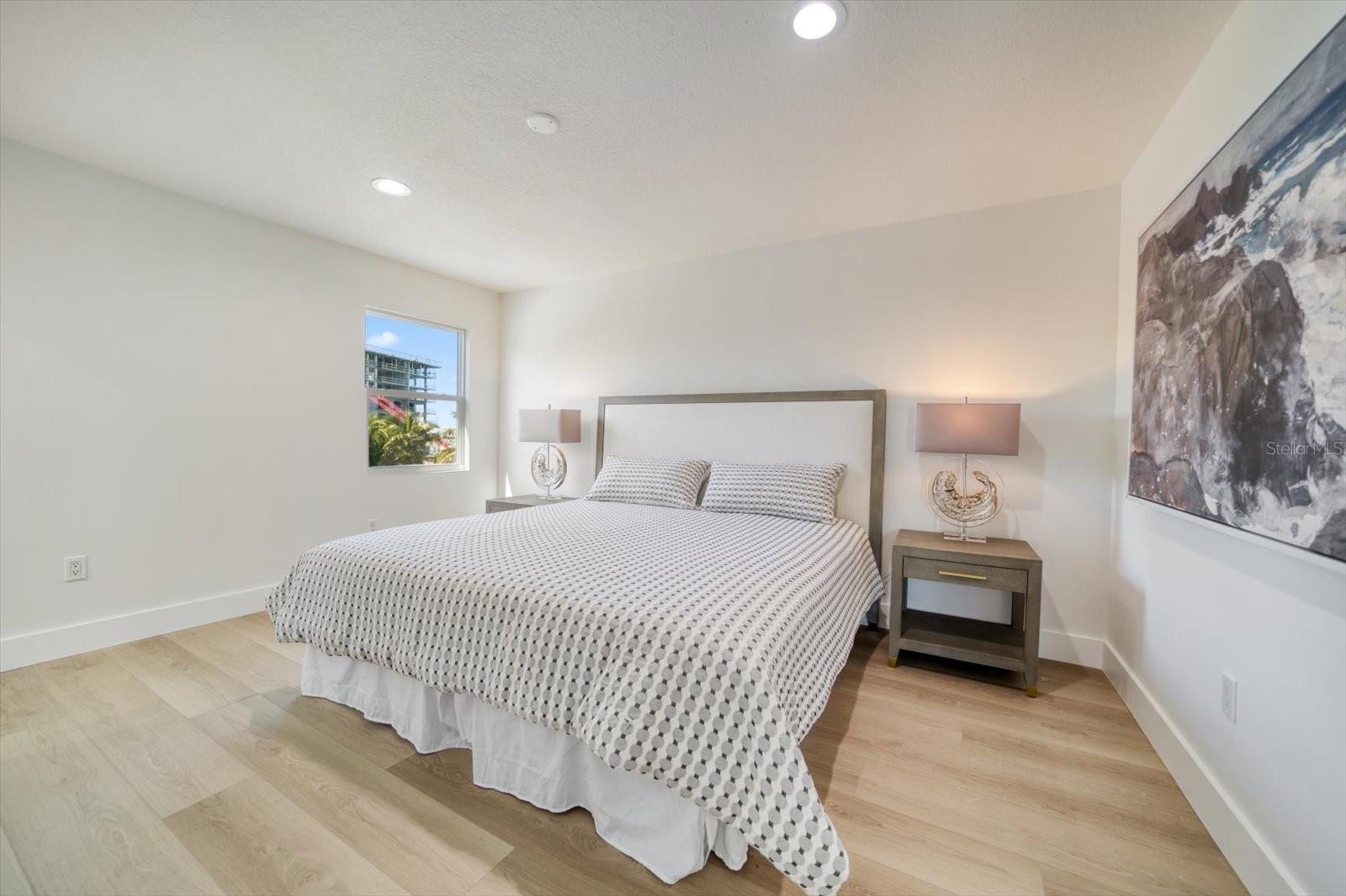 TB8414077 Property Photo