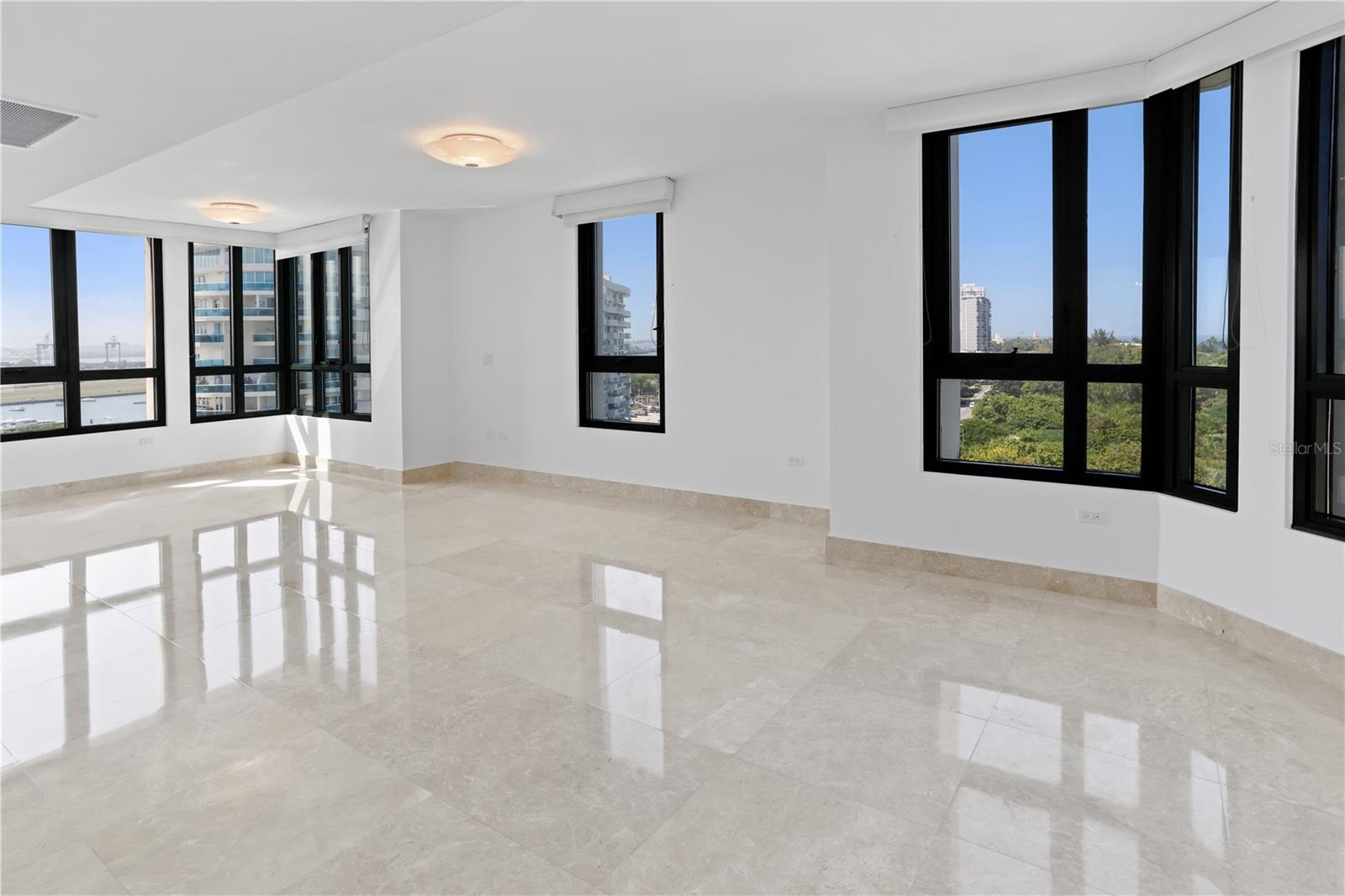 PR9115279 Property Photo