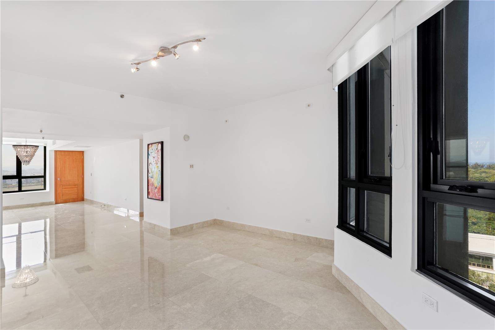 PR9115279 Property Photo