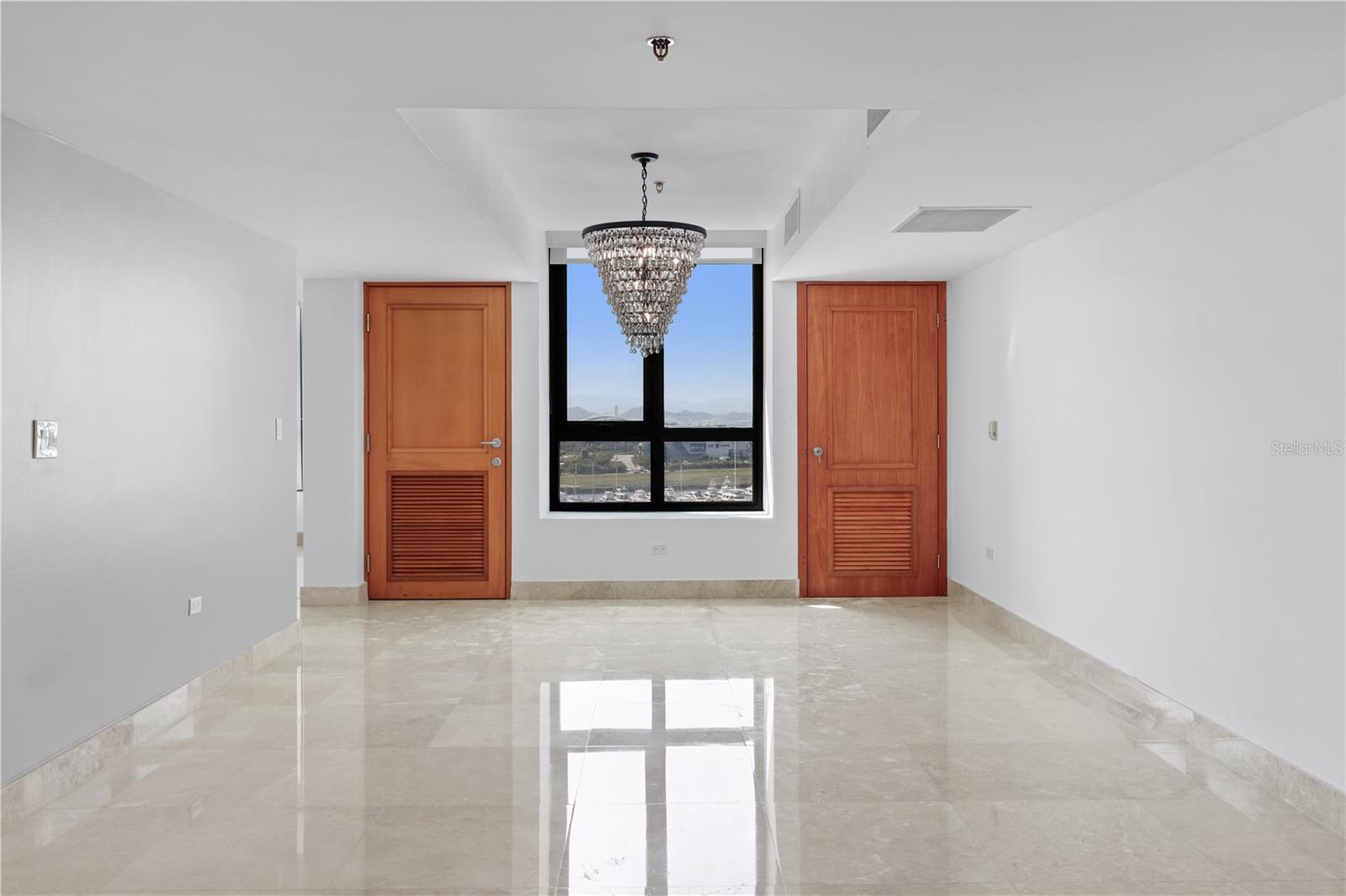 PR9115279 Property Photo