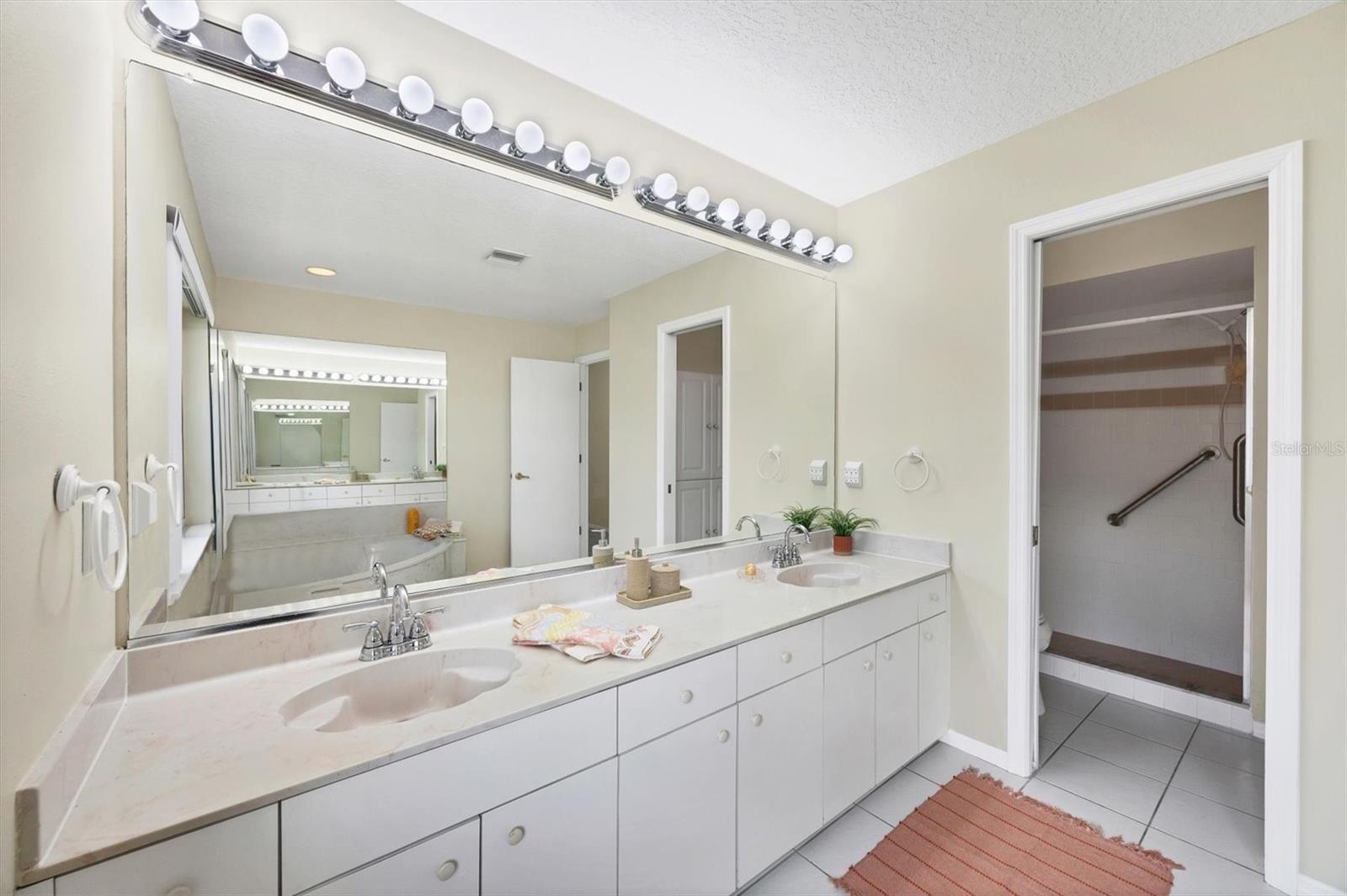 63 CLUBHOUSE RD, ROTONDA WEST, FL, 33947