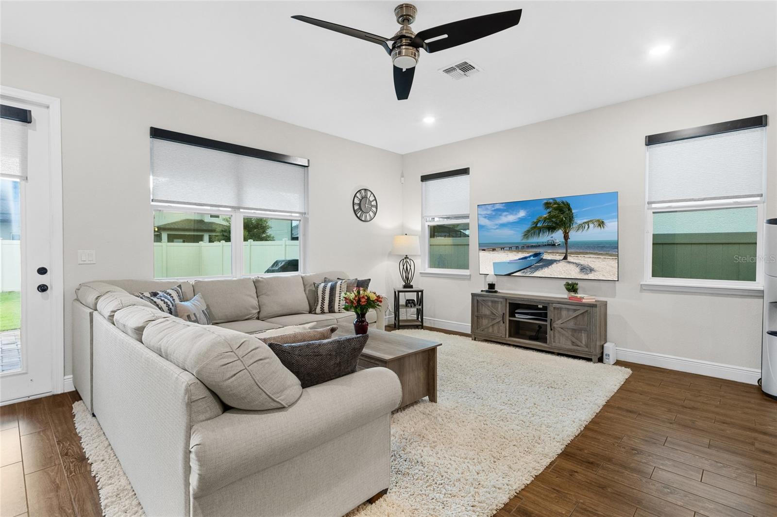 O6333155 Property Photo