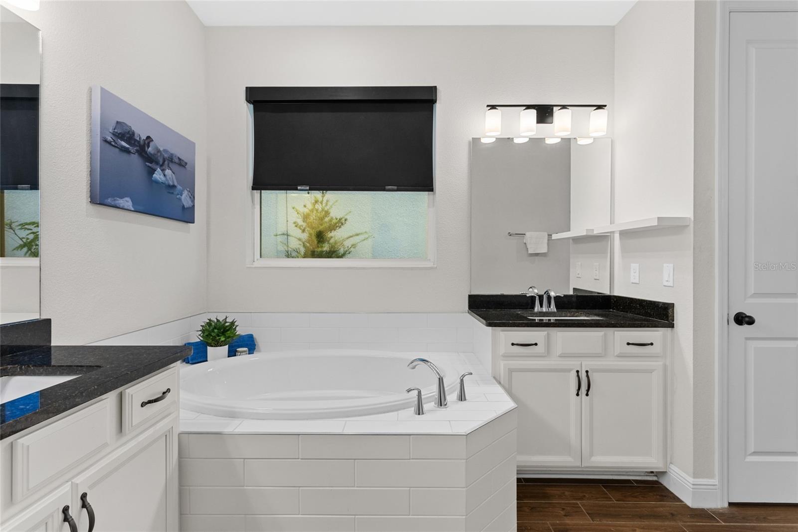 O6333155 Property Photo