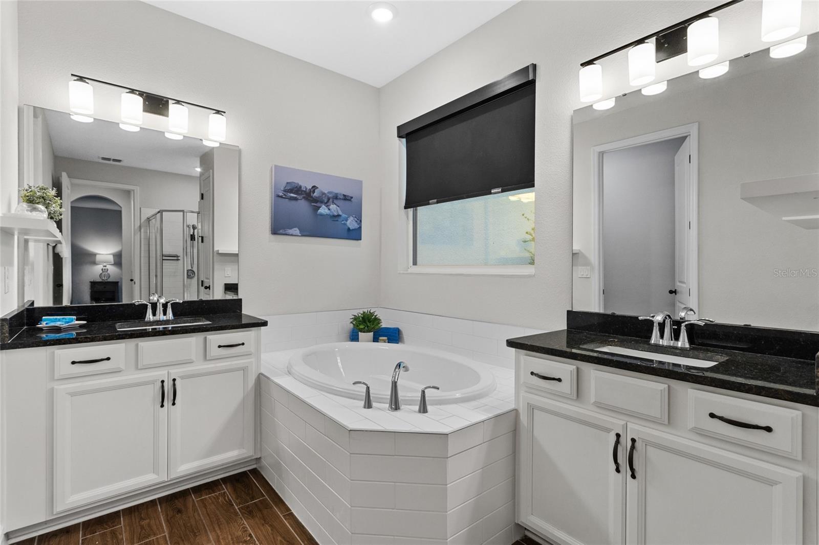 O6333155 Property Photo