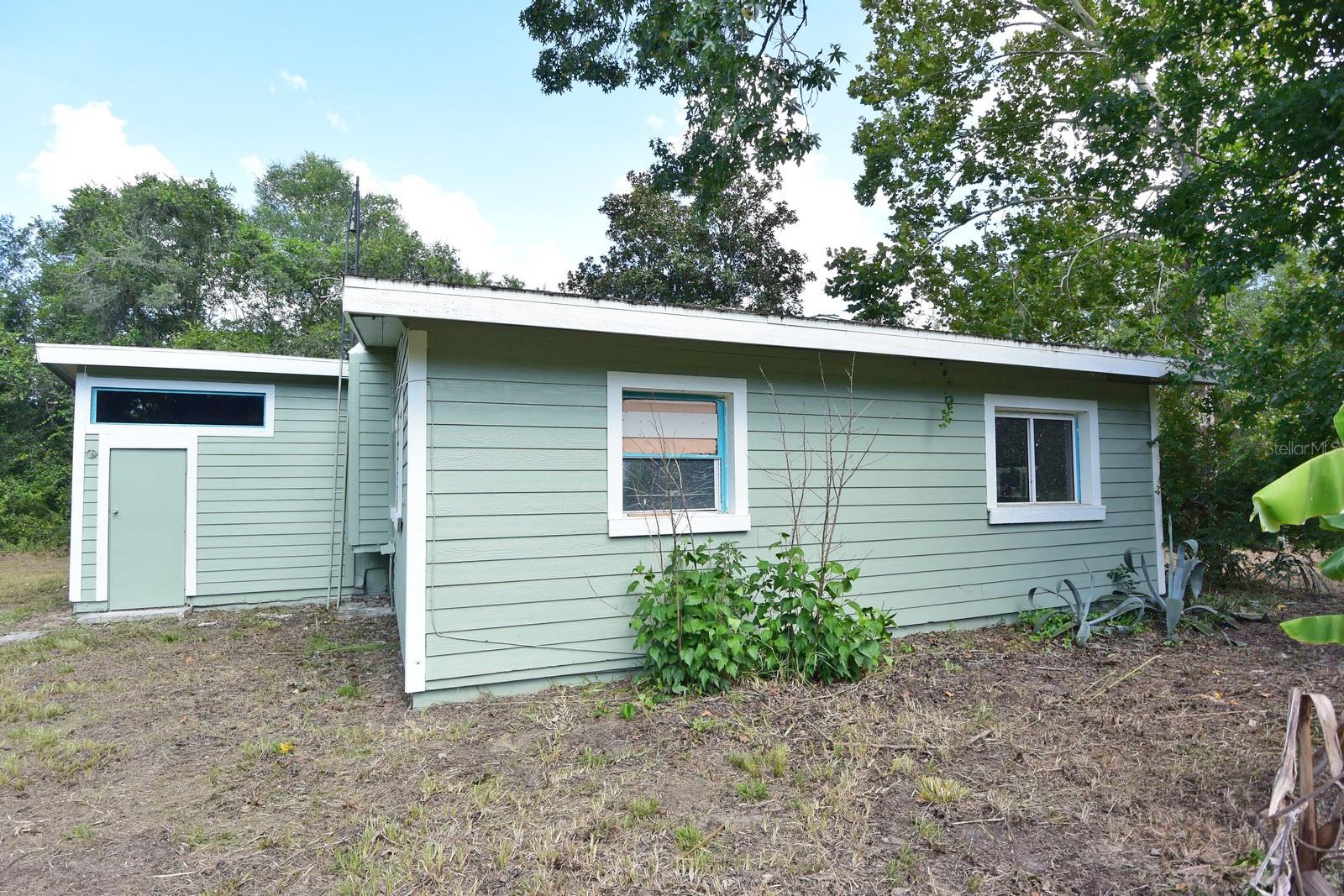 W7877898 Property Photo