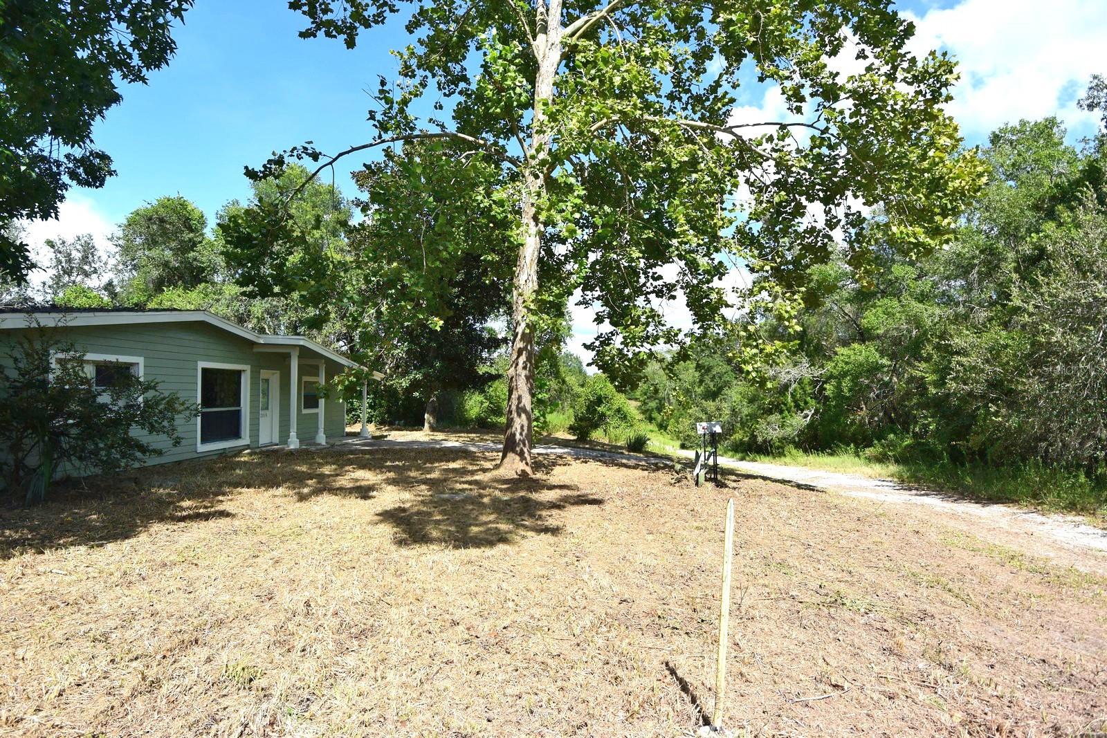 W7877898 Property Photo