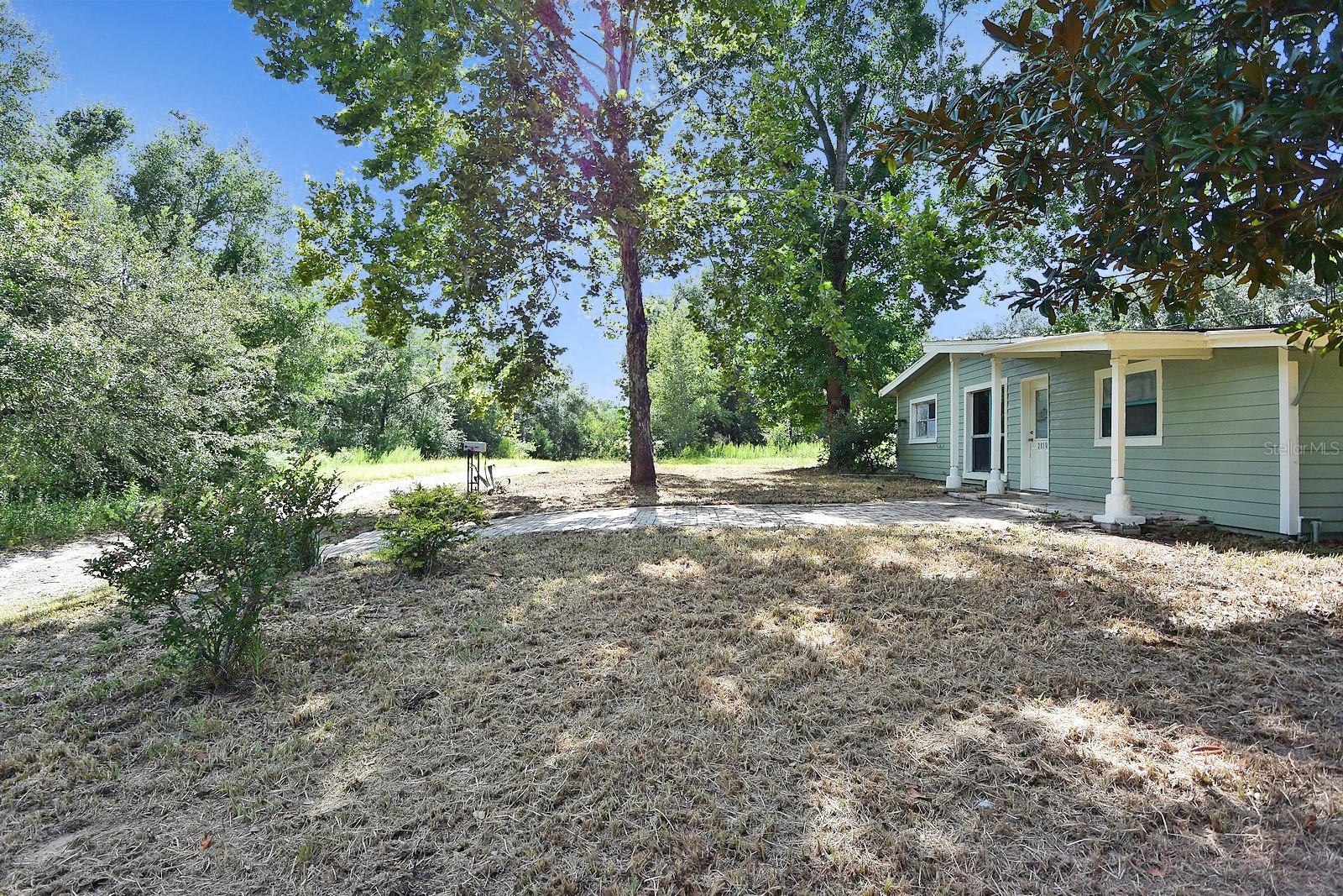 W7877898 Property Photo