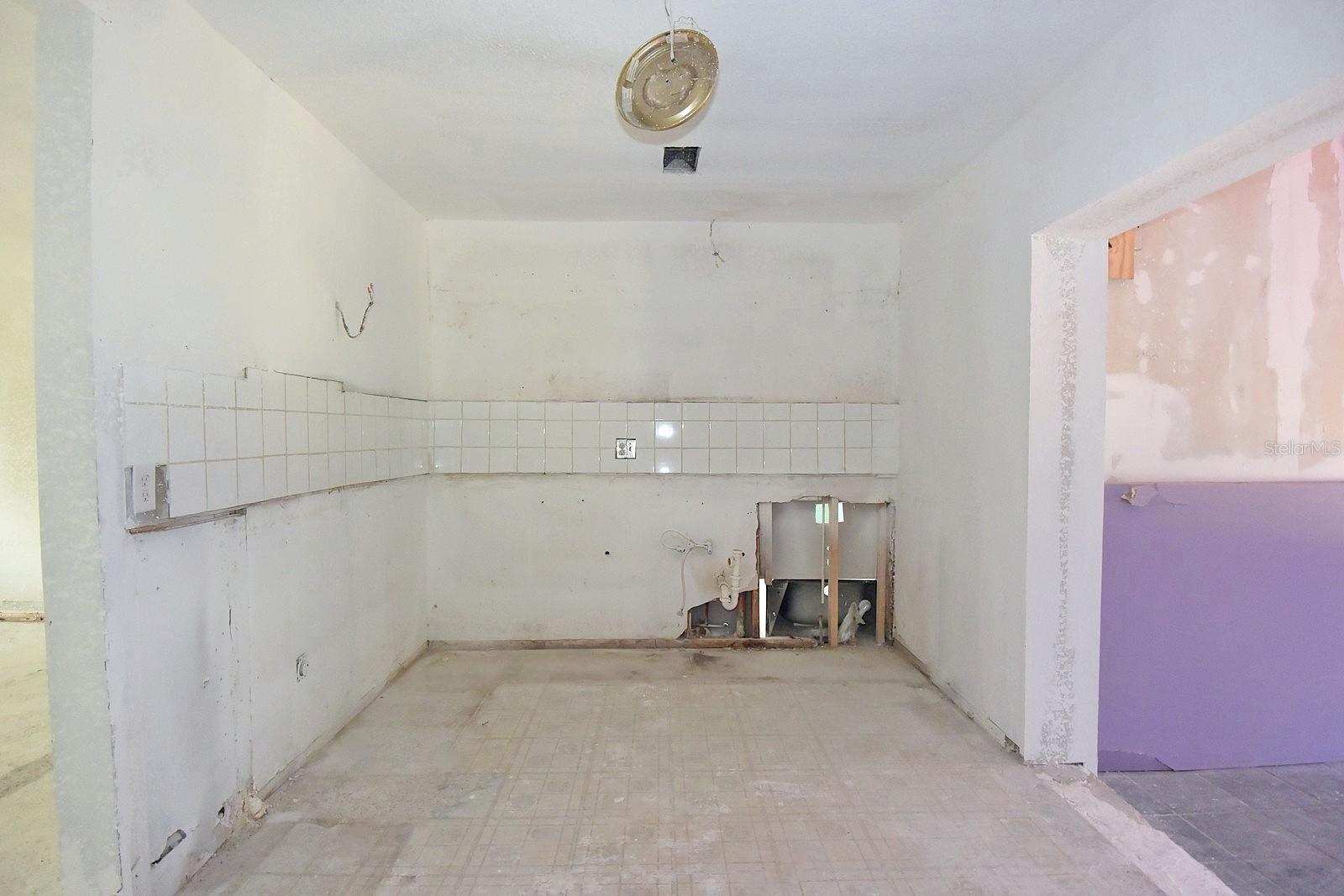 W7877898 Property Photo