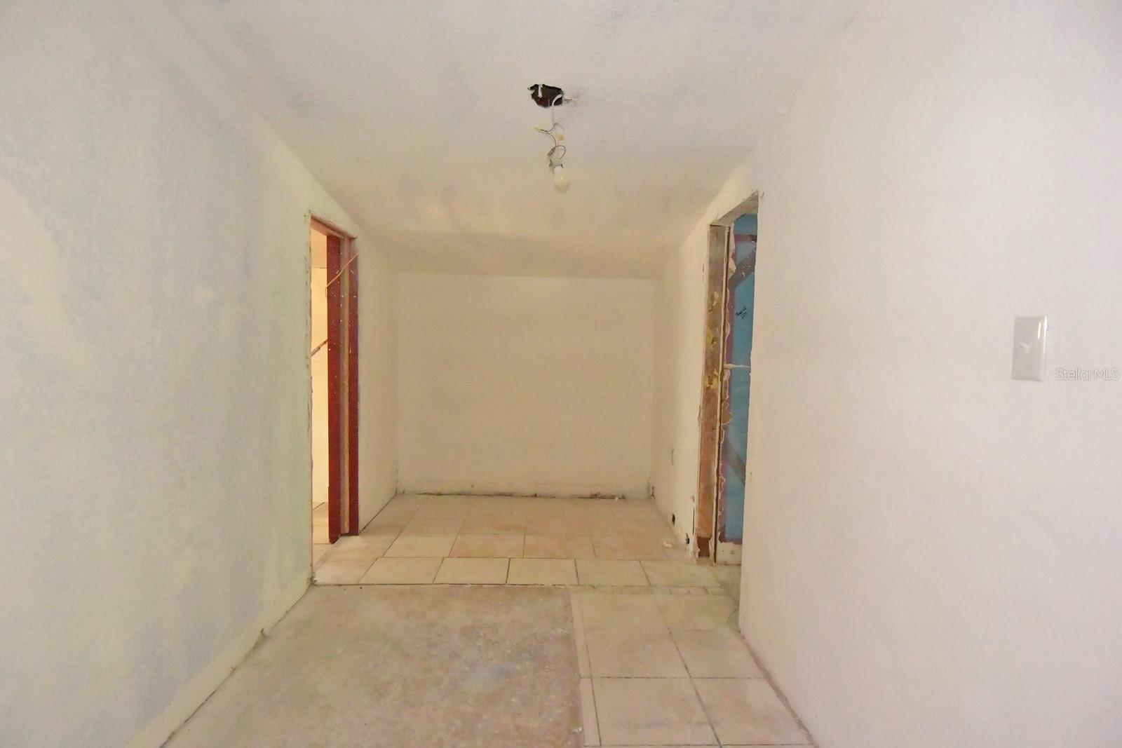 W7877898 Property Photo