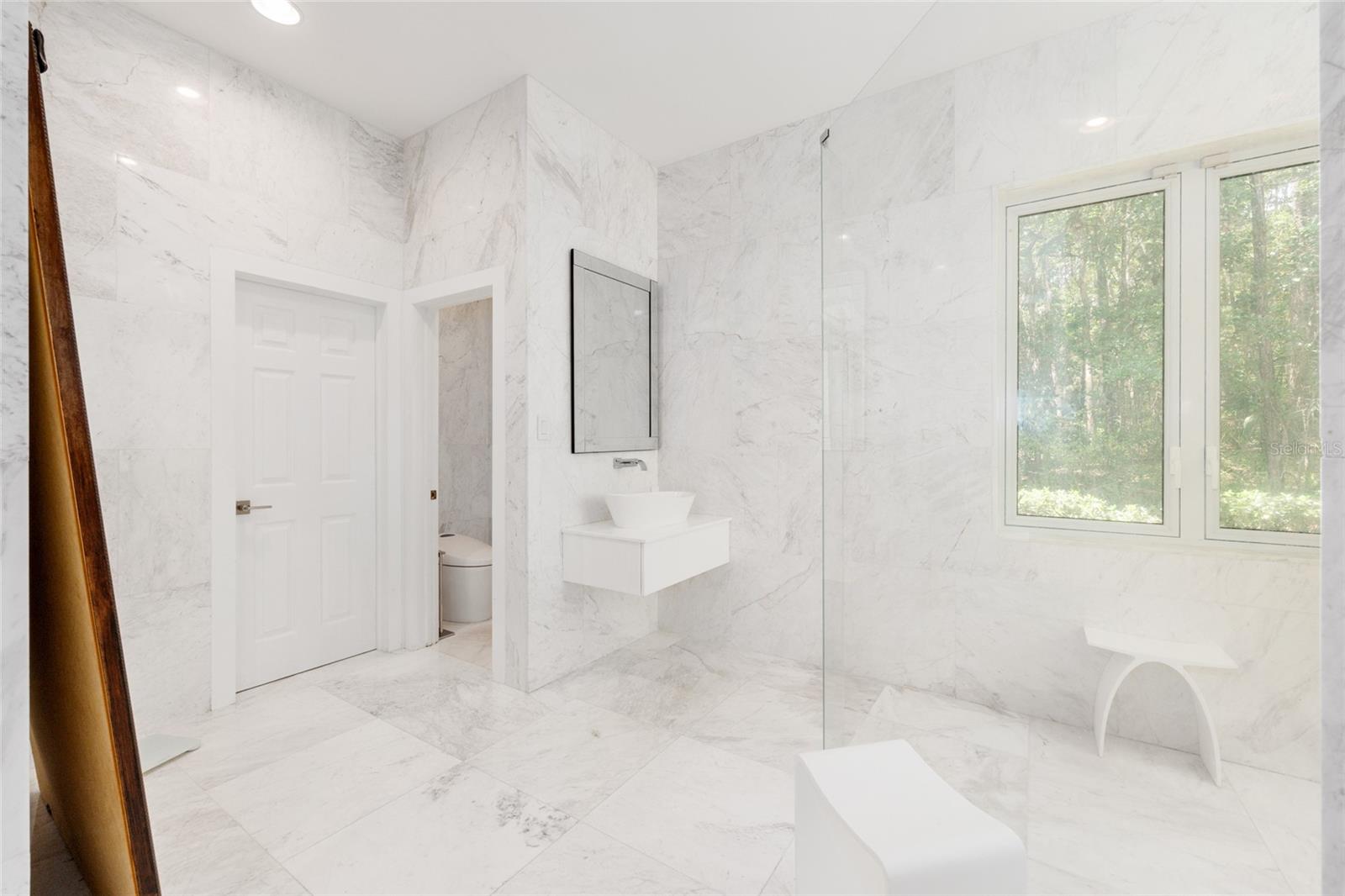 OM706904 Property Photo