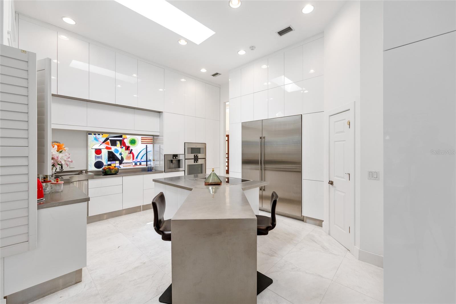 OM706904 Property Photo