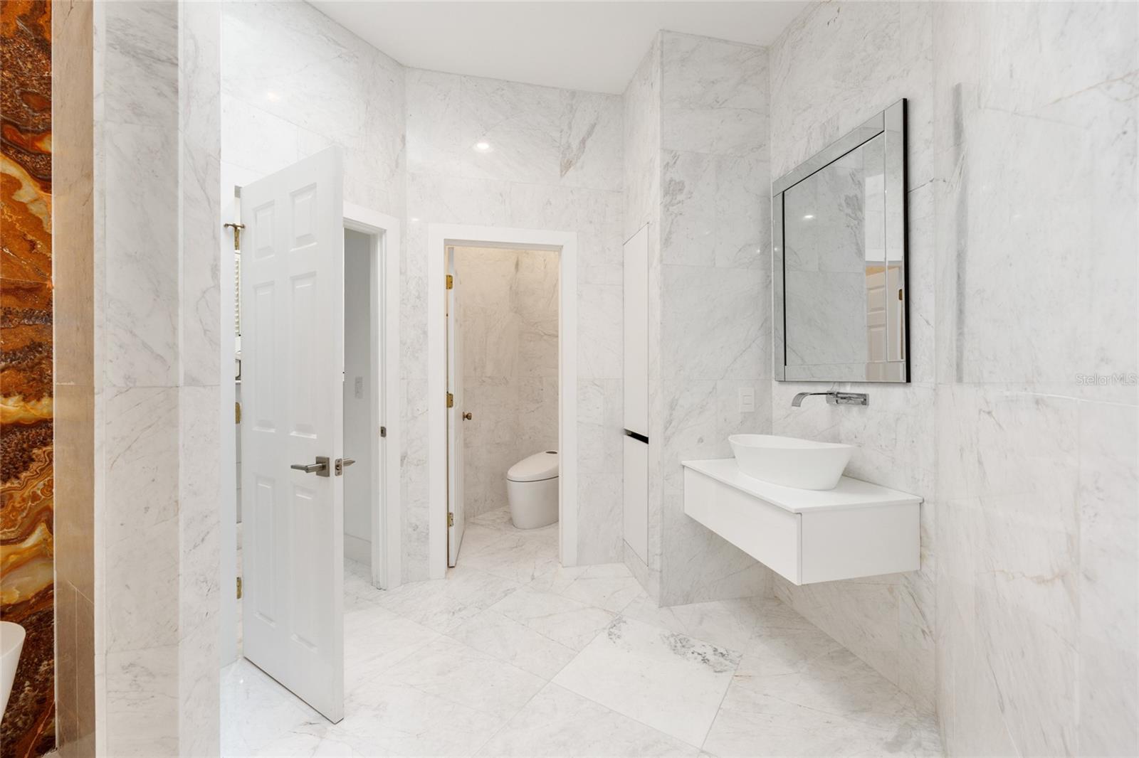 OM706904 Property Photo