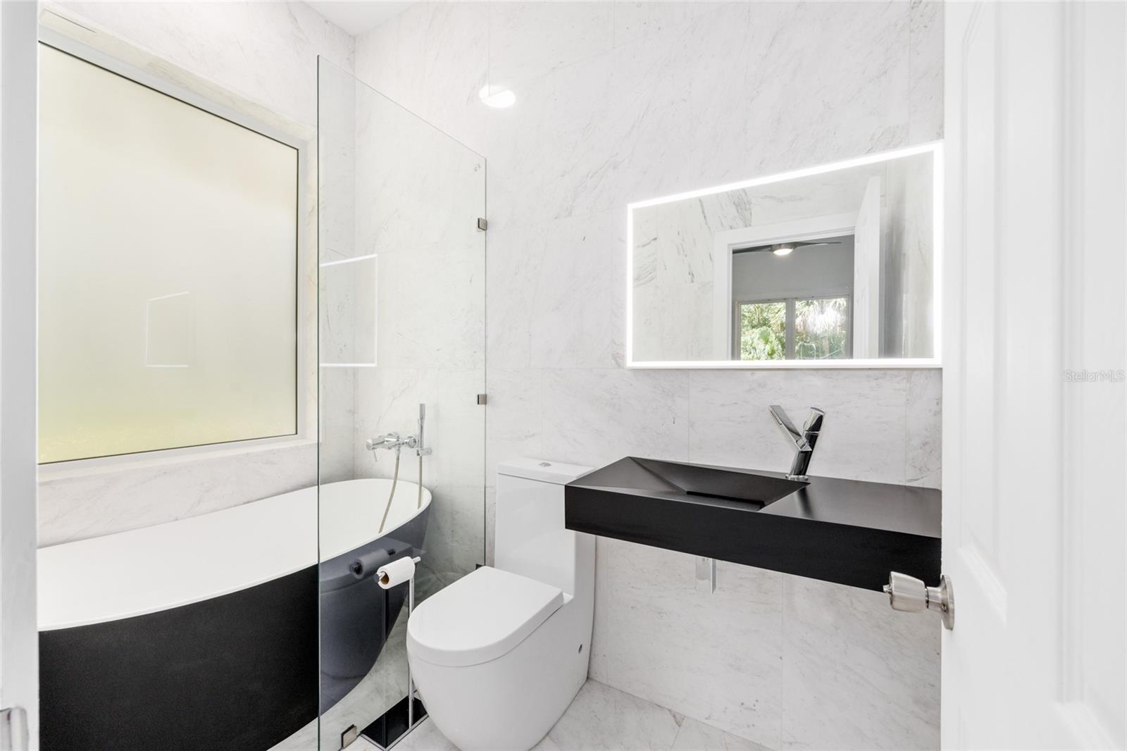 OM706904 Property Photo