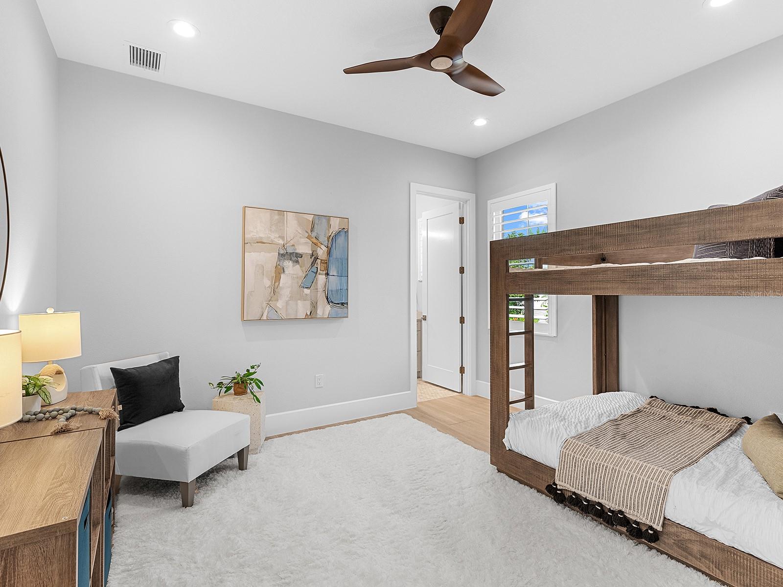 A4661045 Property Photo