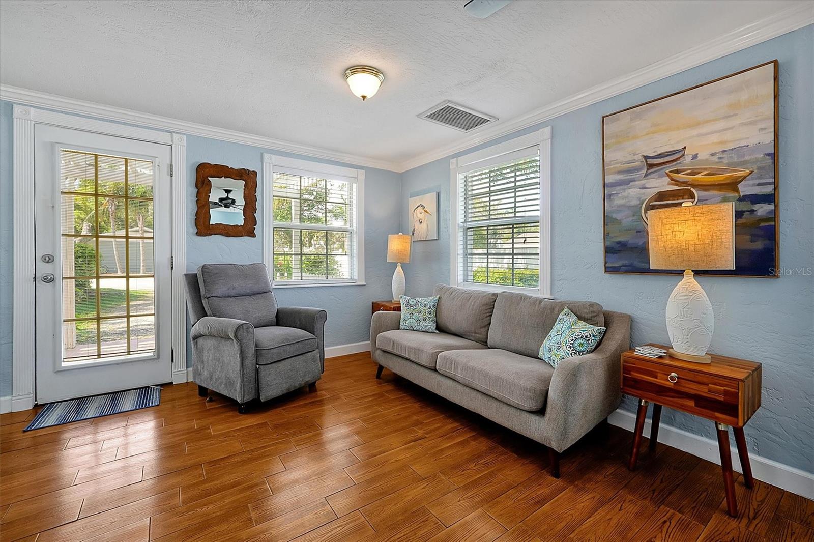 O6333255 Property Photo