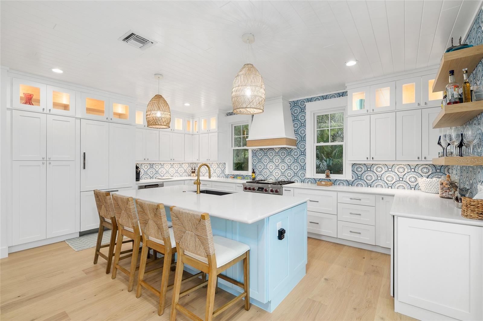 TB8414309 Property Photo