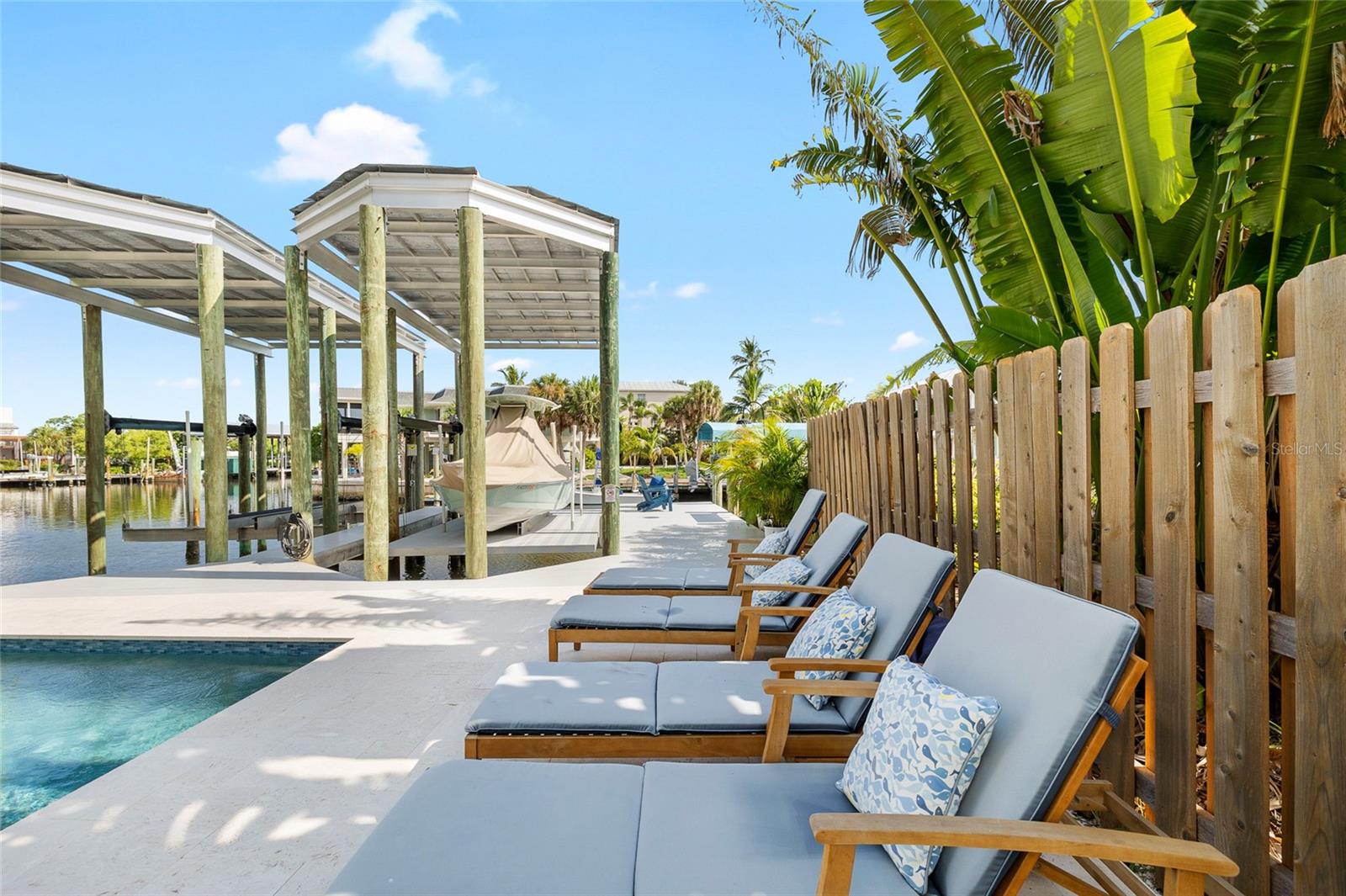 TB8414309 Property Photo