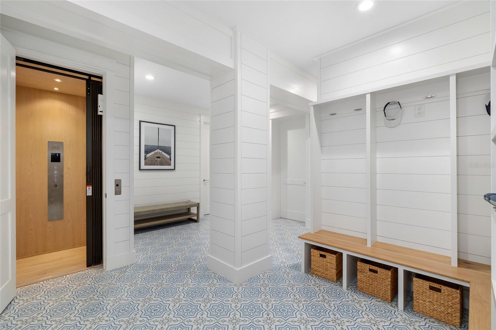 TB8414309 Property Photo