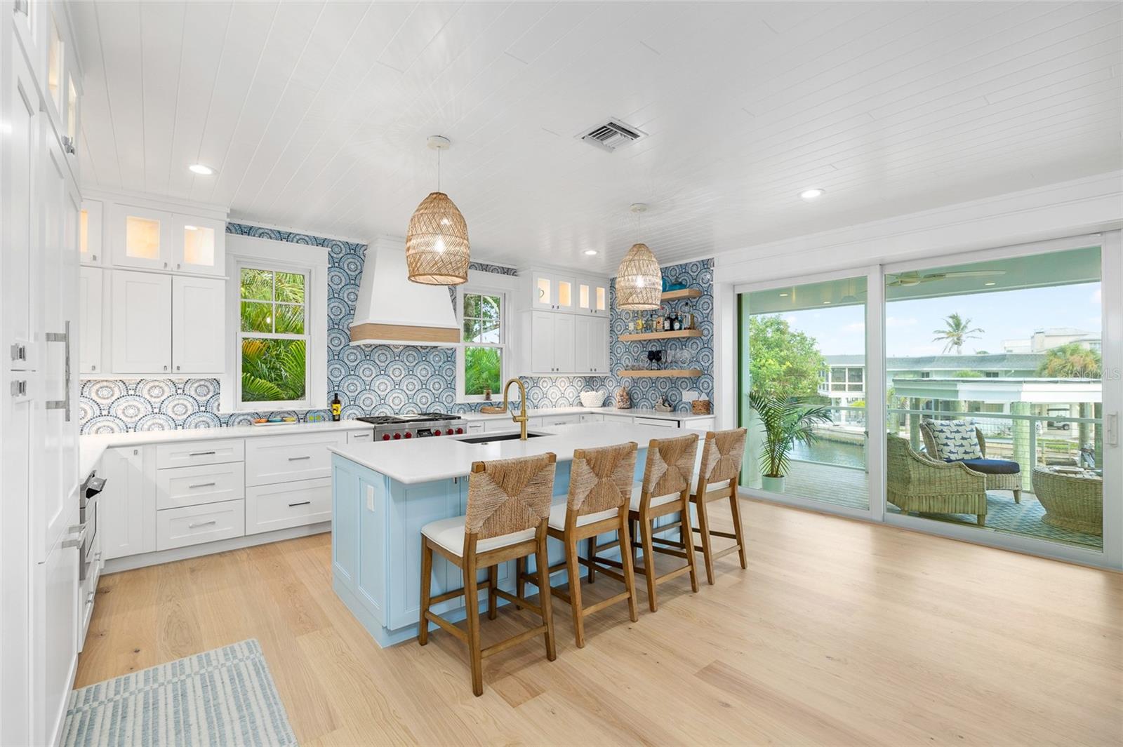 TB8414309 Property Photo