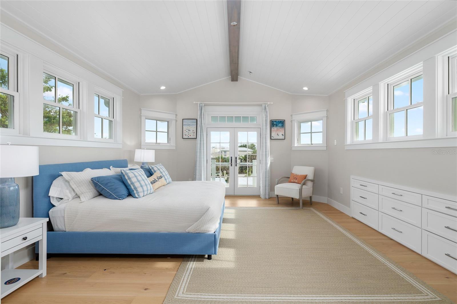 TB8414309 Property Photo