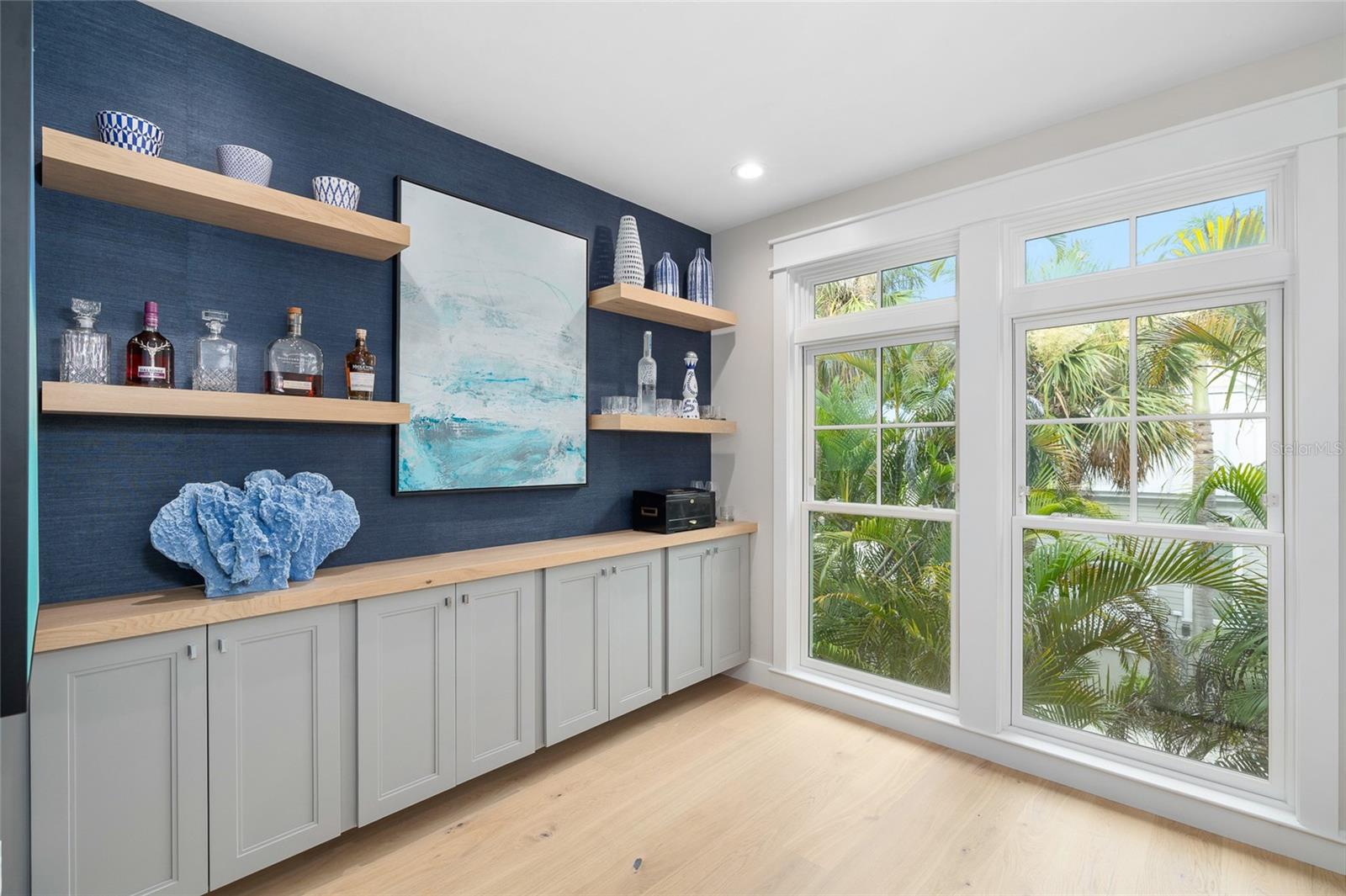 TB8414309 Property Photo