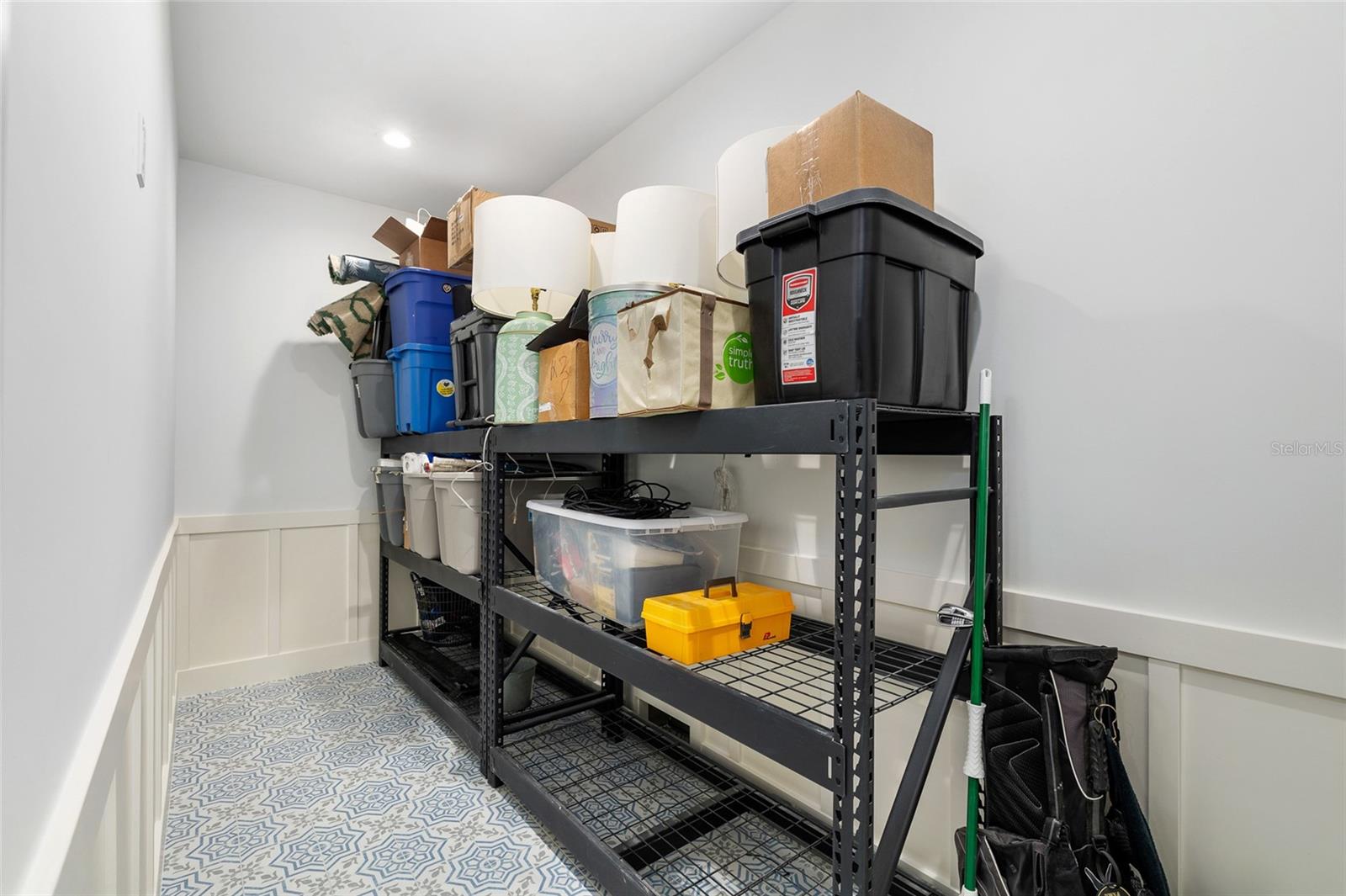 TB8414309 Property Photo