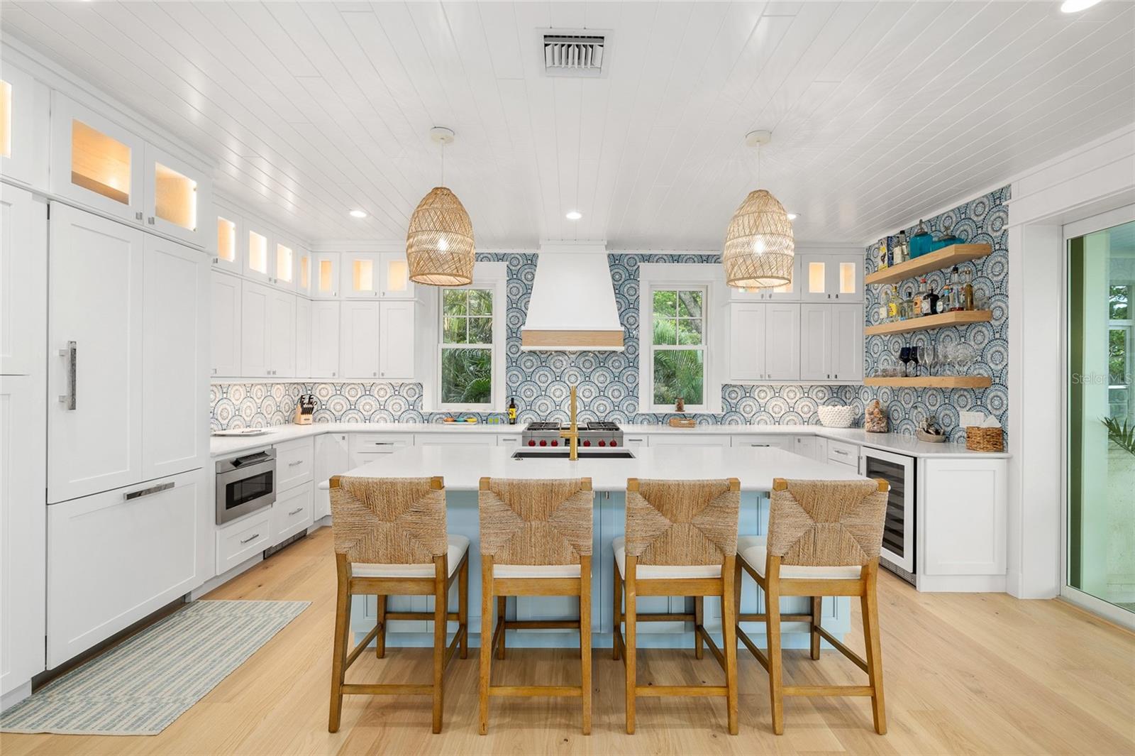 TB8414309 Property Photo