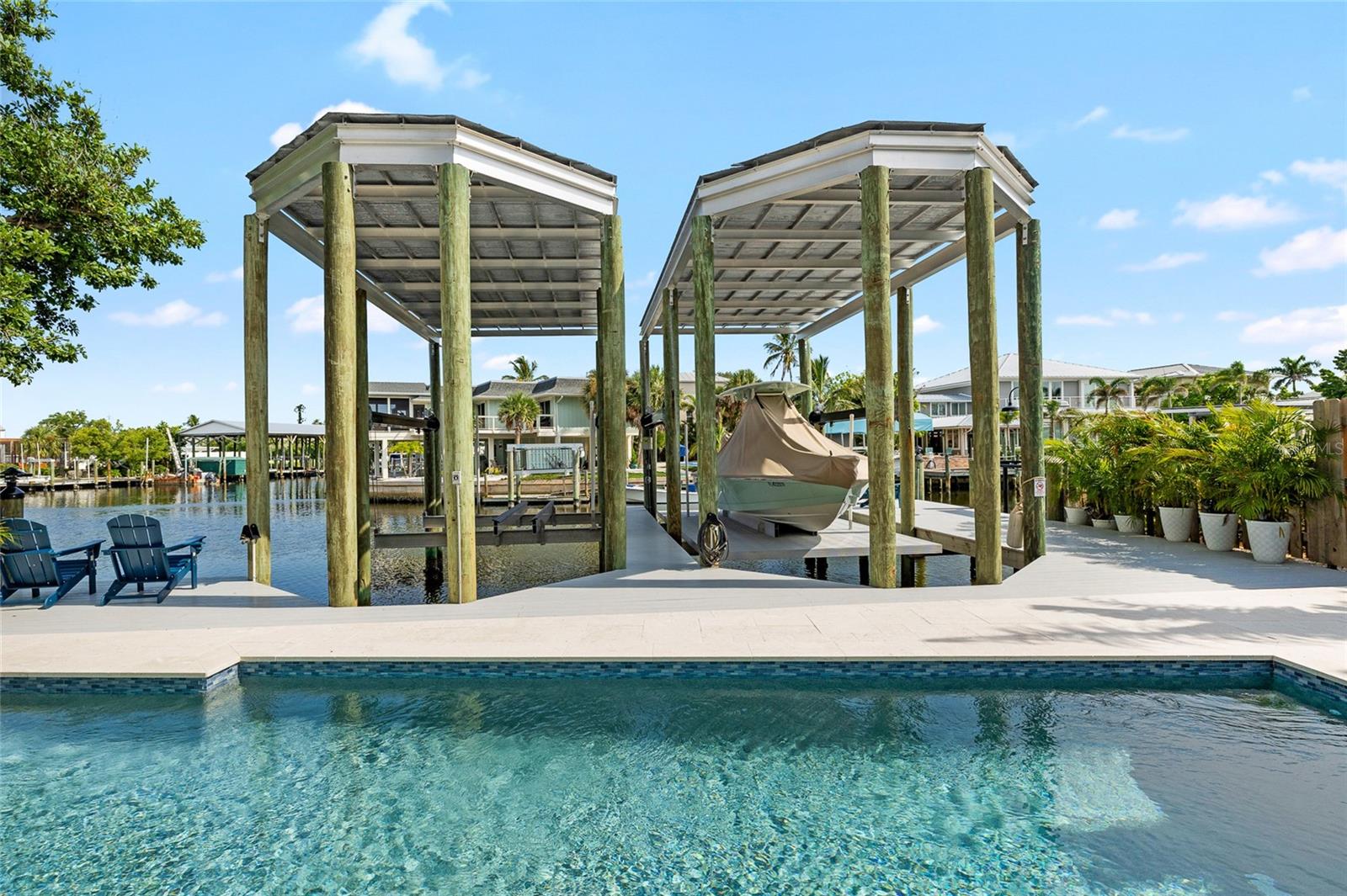 TB8414309 Property Photo