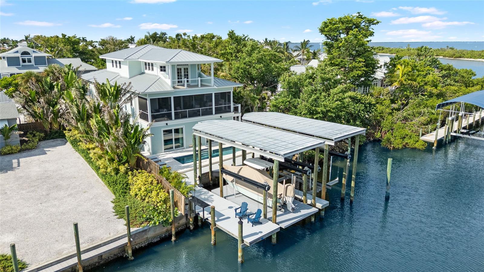 TB8414309 Property Photo