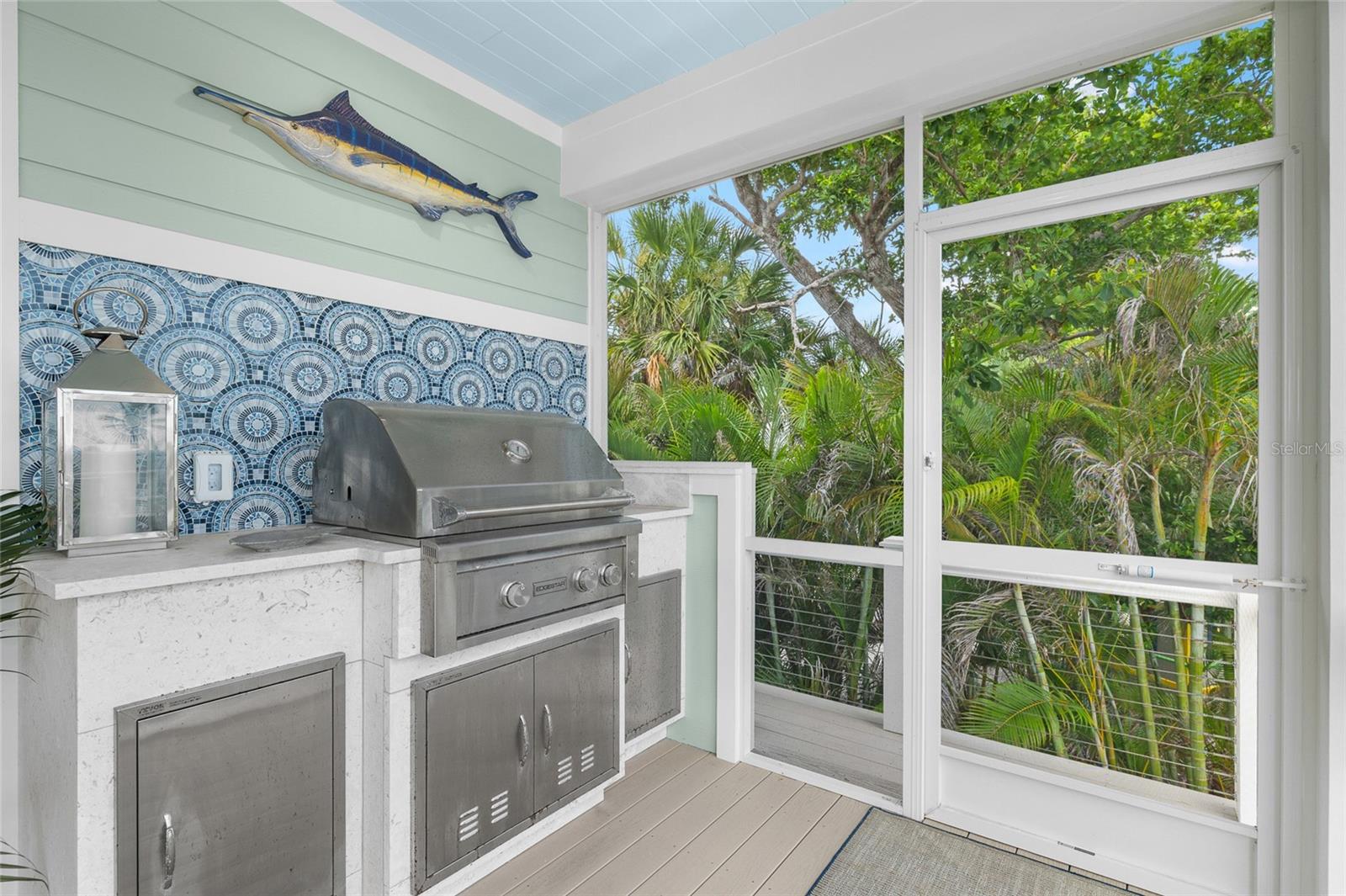 TB8414309 Property Photo