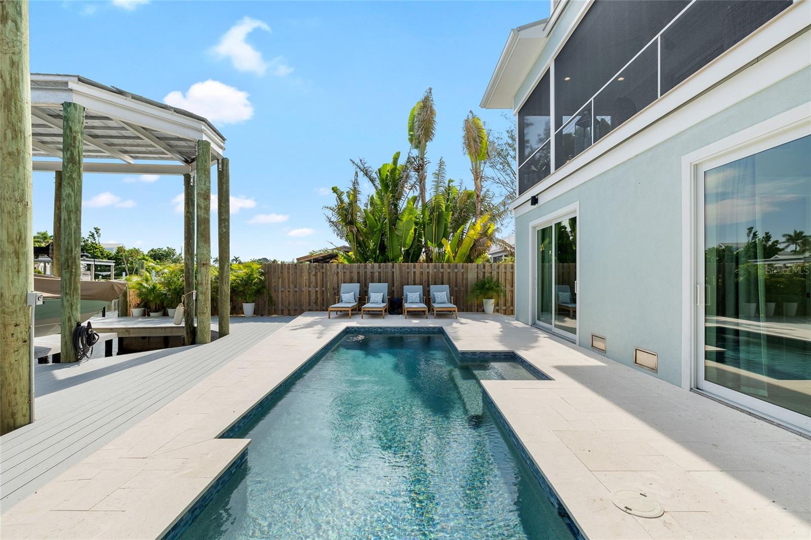 TB8414309 Property Photo