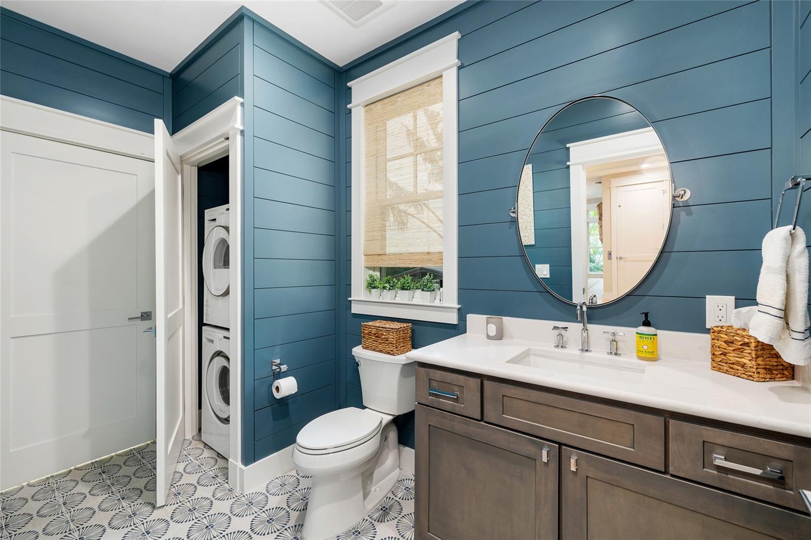 TB8414309 Property Photo