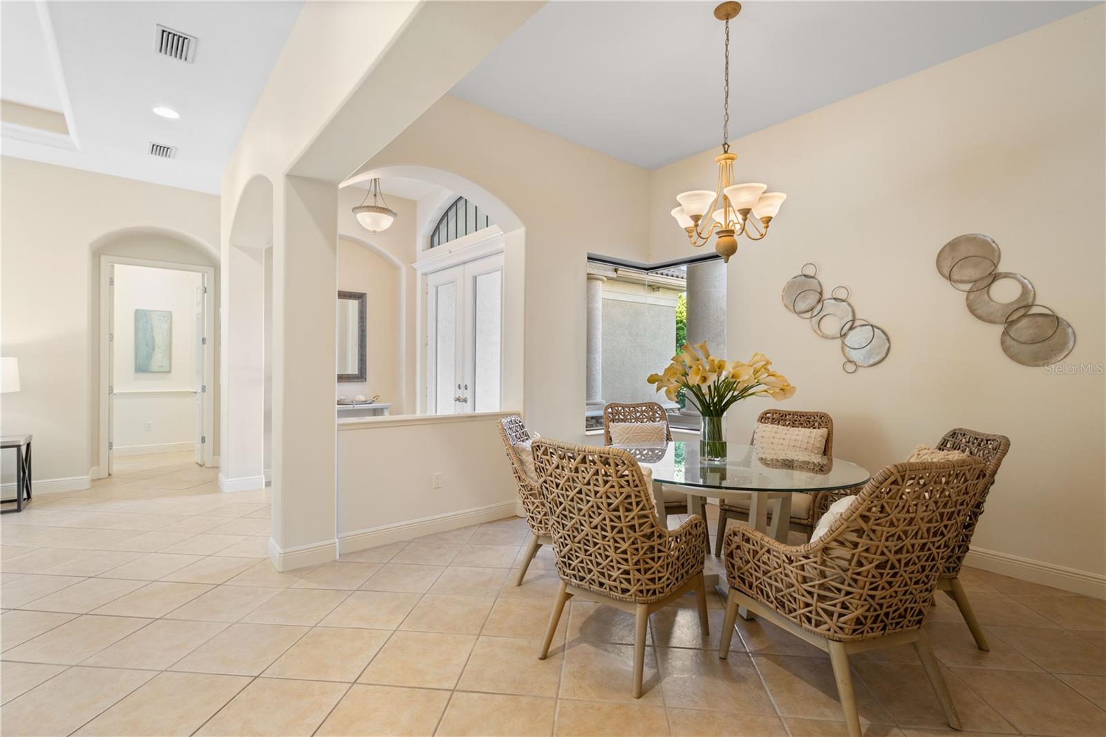 A4661084 Property Photo