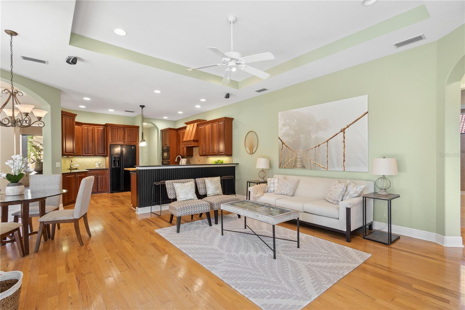 A4661084 Property Photo