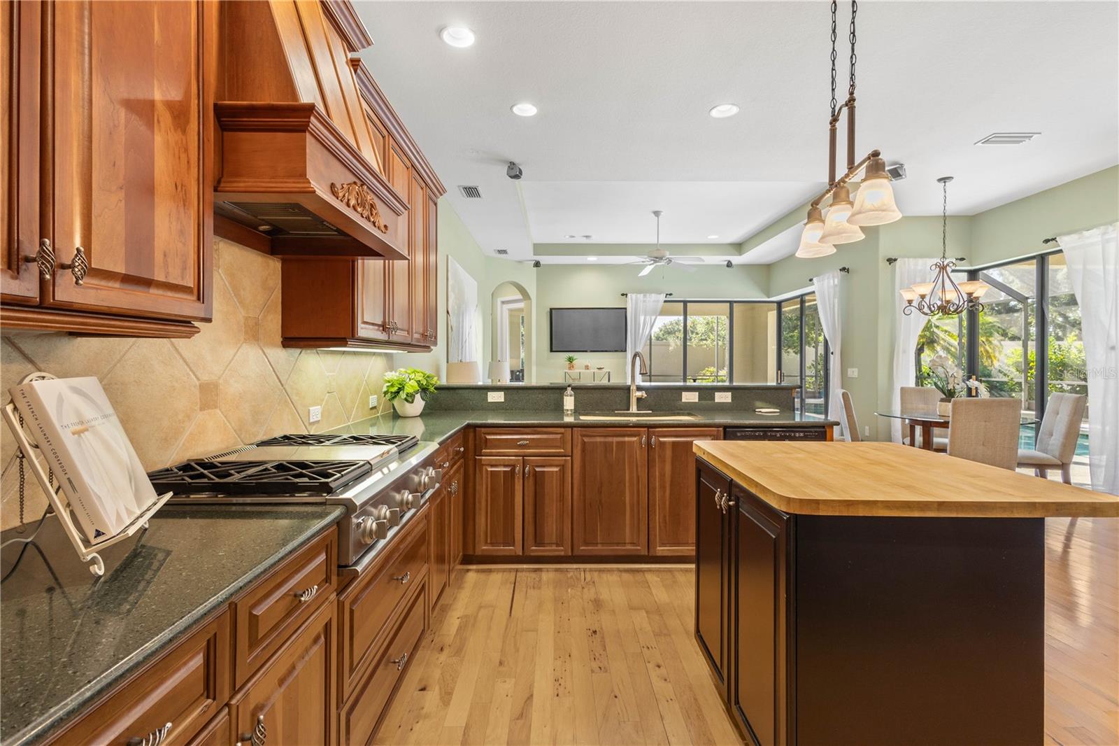 A4661084 Property Photo