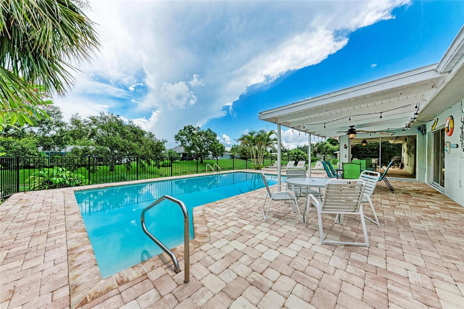 A4661107 Property Photo