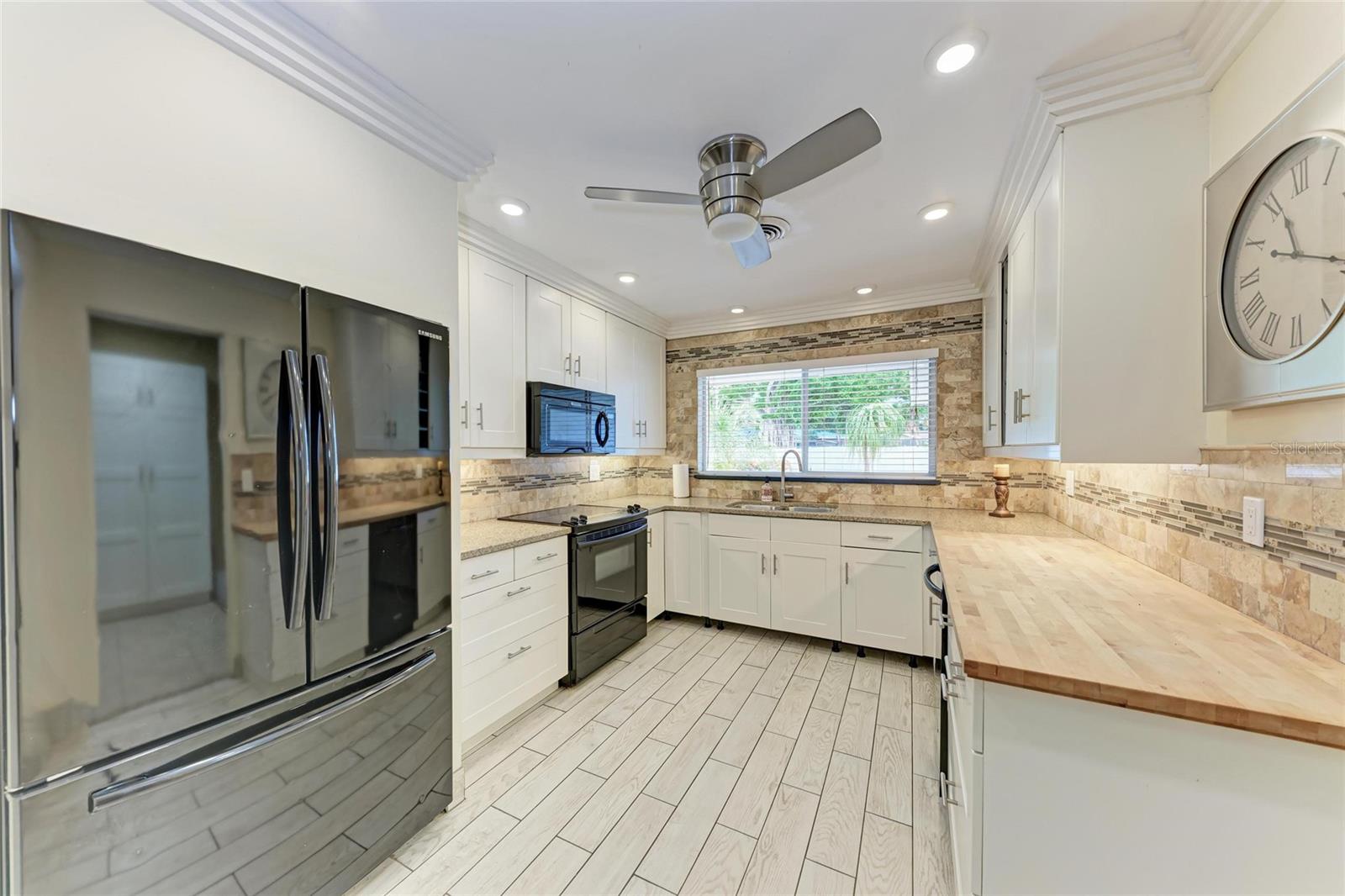 A4661107 Property Photo